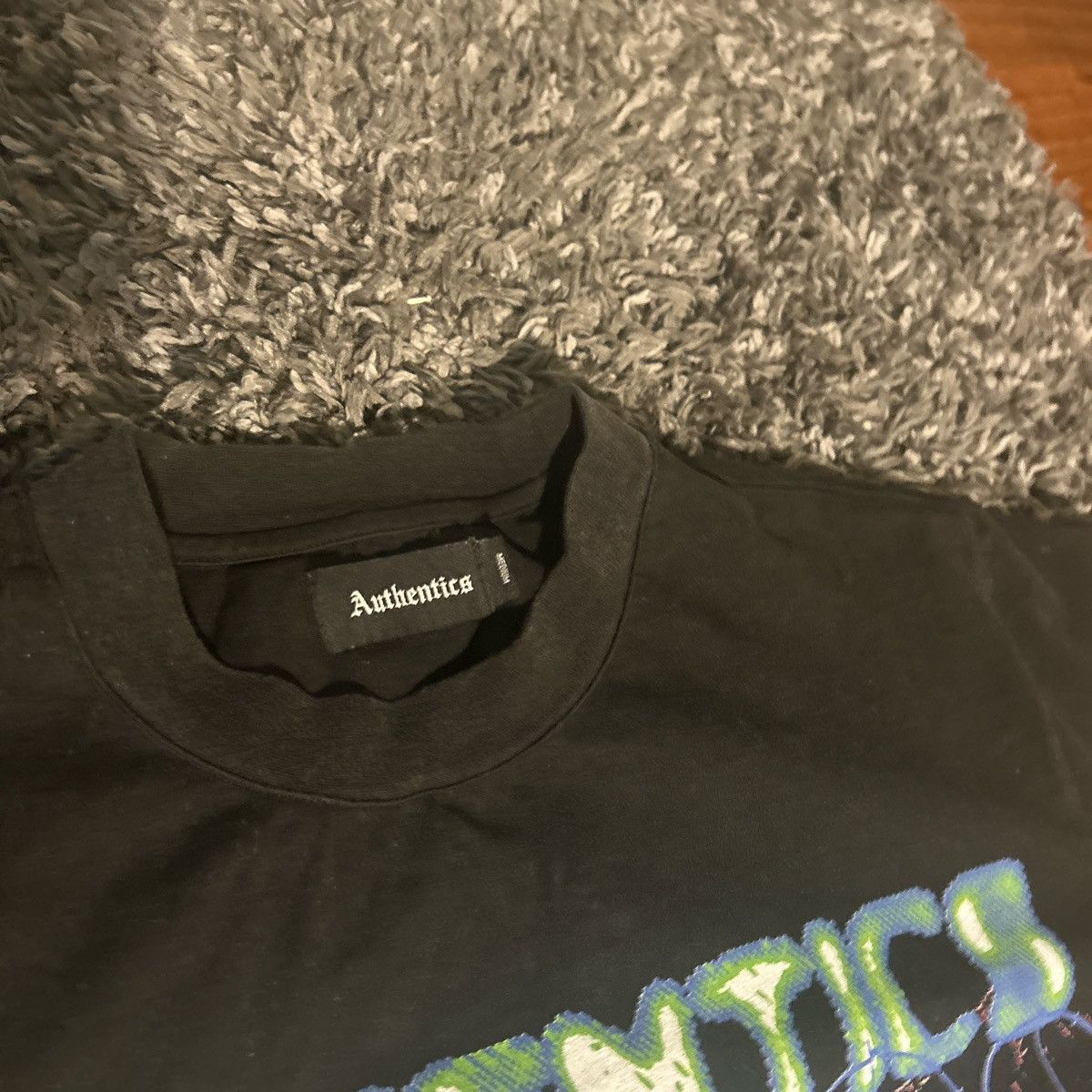 Other Authentic Black T Shirt Size US M / EU 48-50 / 2 - 4 Thumbnail