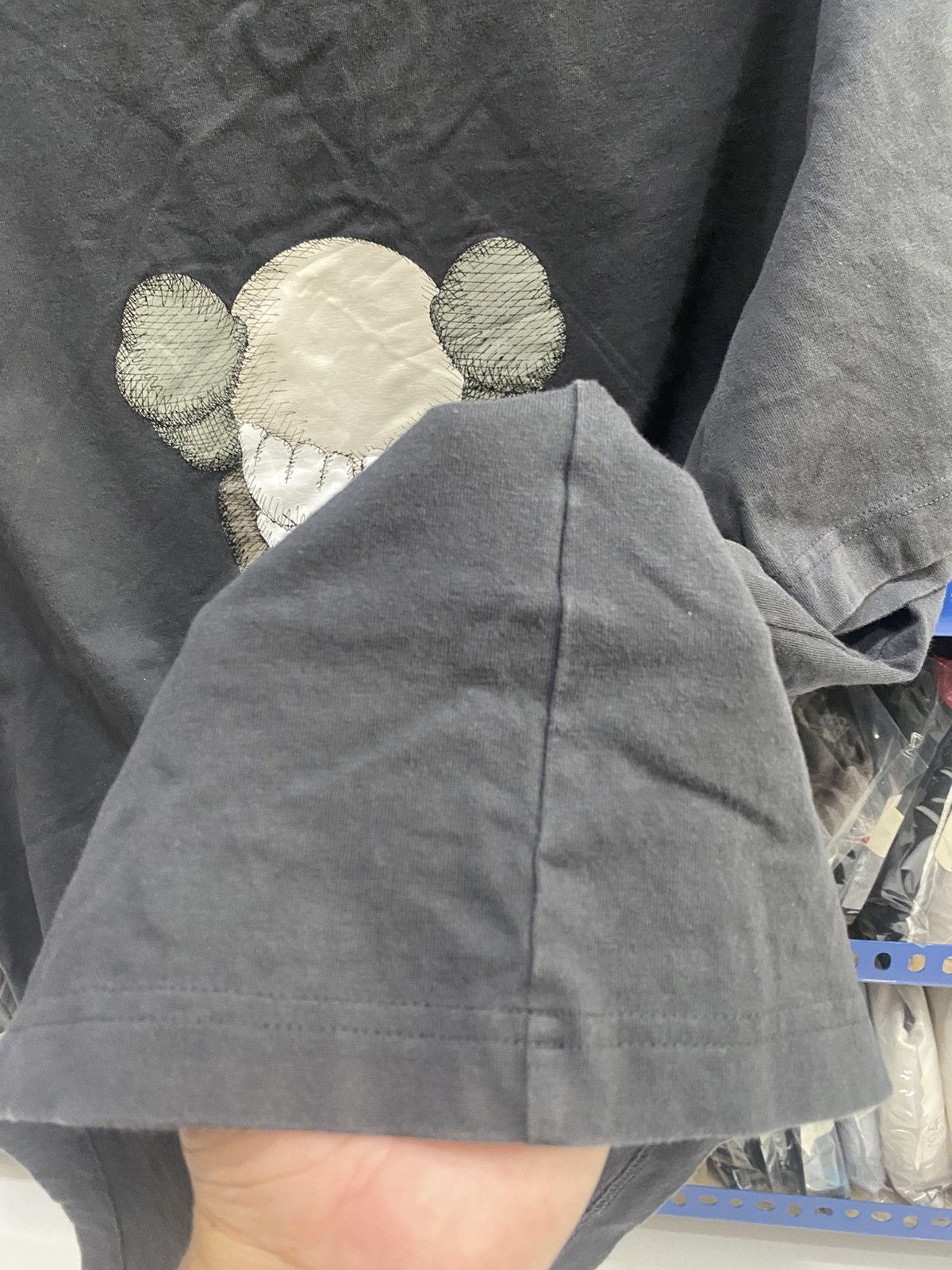 Kaws UNIQLO X KAWS TSHIRT Size US L / EU 52-54 / 3 - 5 Thumbnail