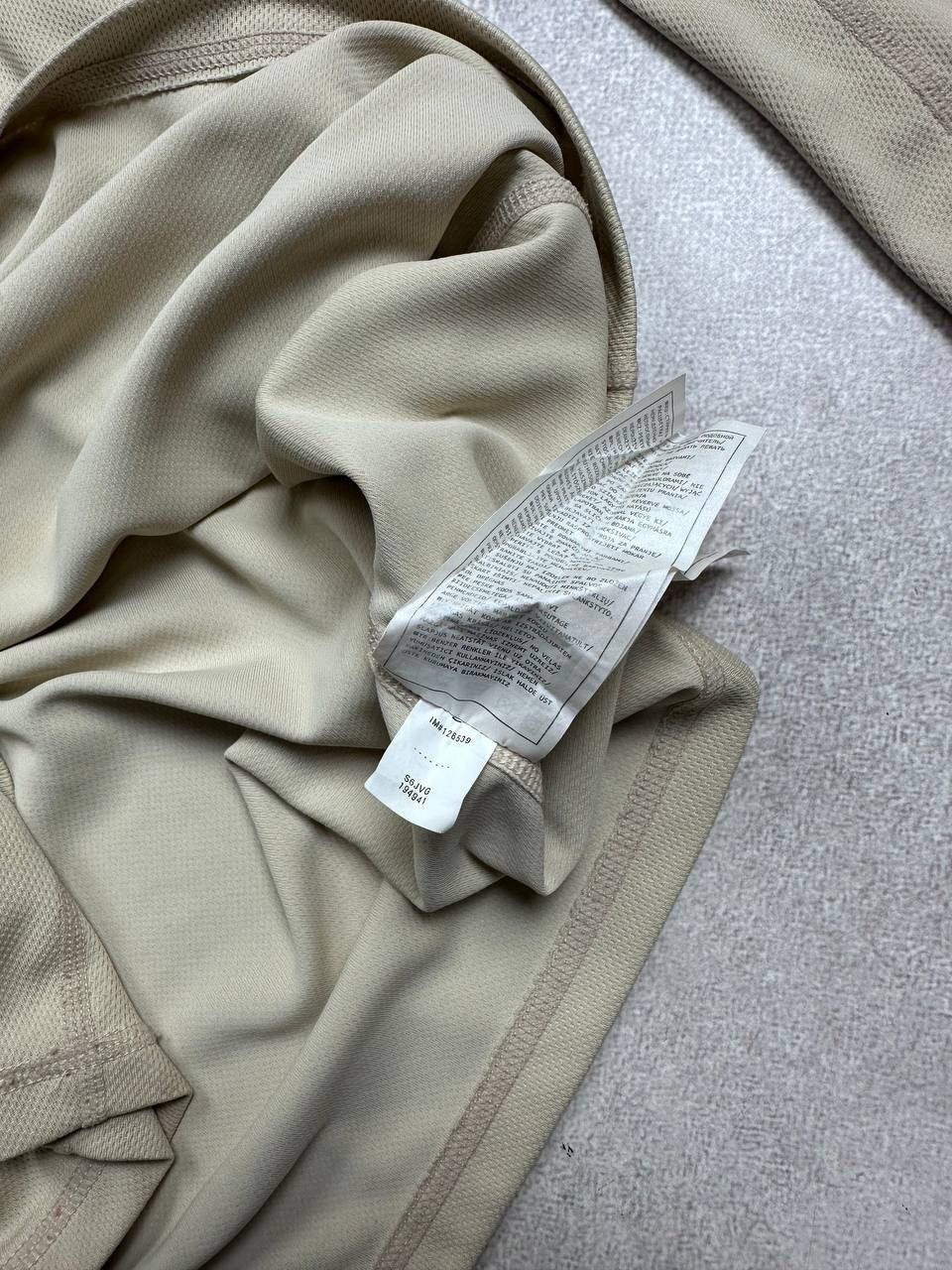 Vintage Vintage Nike ACG Dry Fit Boxy Archival Longsleeve Shirt L Size US L / EU 52-54 / 3 - 8 Thumbnail