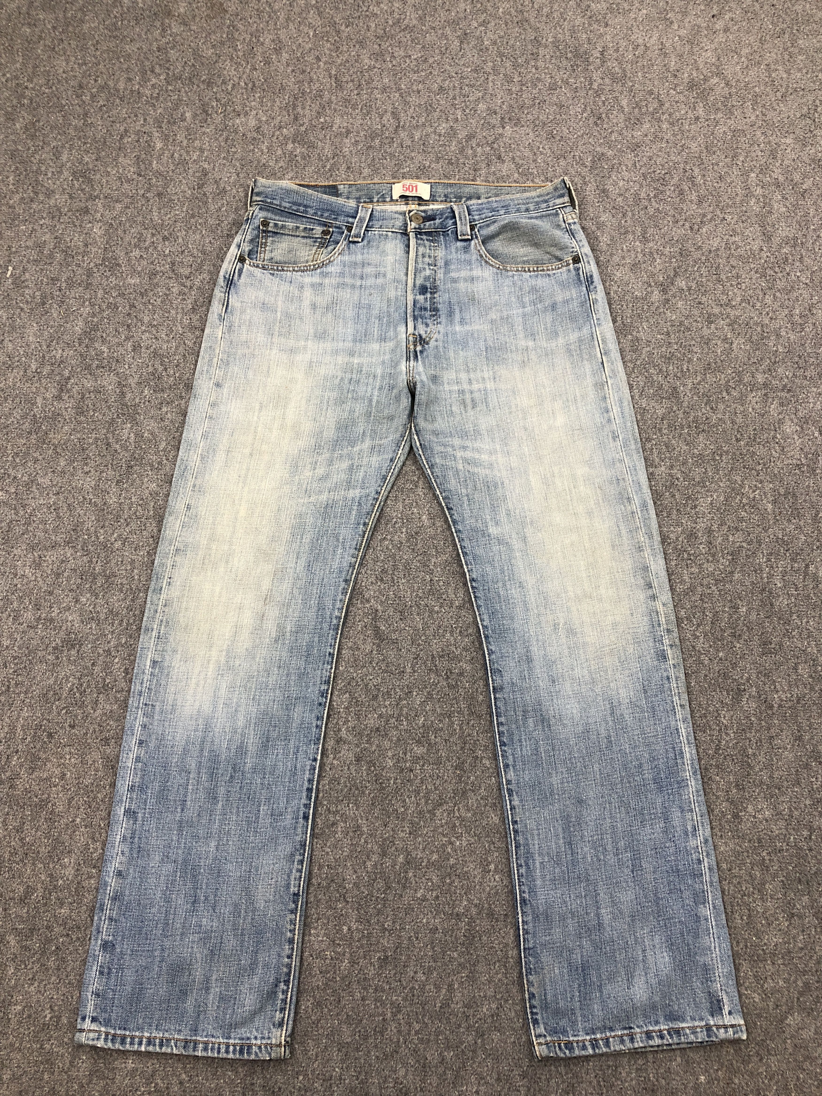Levi's × Vintage Light Blue Washed Vintage Levis 501 Jeans Size US 32 / EU 48 - 1 Thumbnail