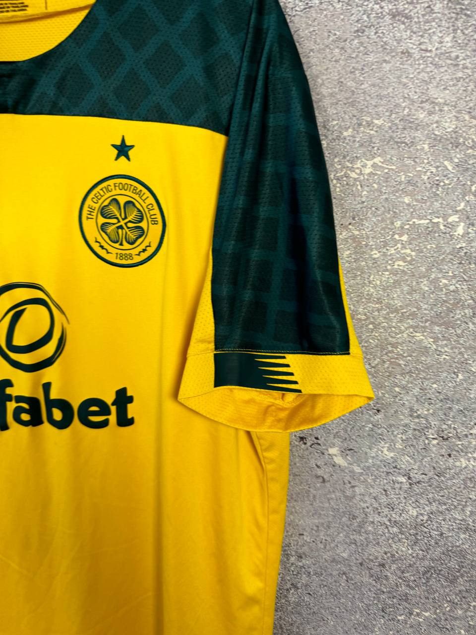 New Balance × Vintage Vintage Celtic 2019/20 New Balance Soccer Jersey Size US XL / EU 56 / 4 - 10 Thumbnail