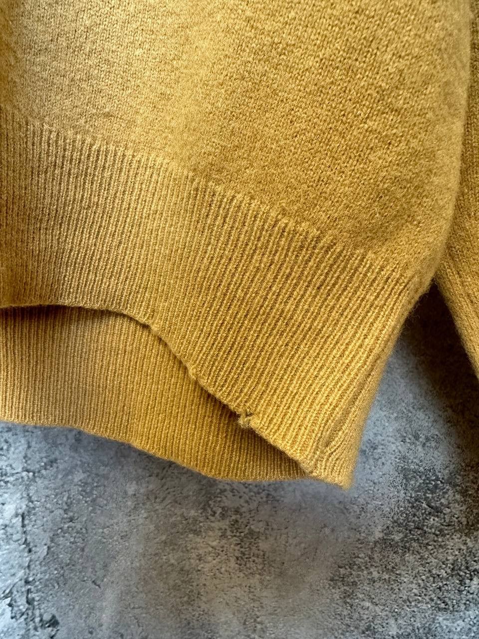 Johnstons Of Elgin Johnstons of Elgin V-Neck Wool Sweater Jumper Beige LS Size US XL / EU 56 / 4 - 11 Thumbnail