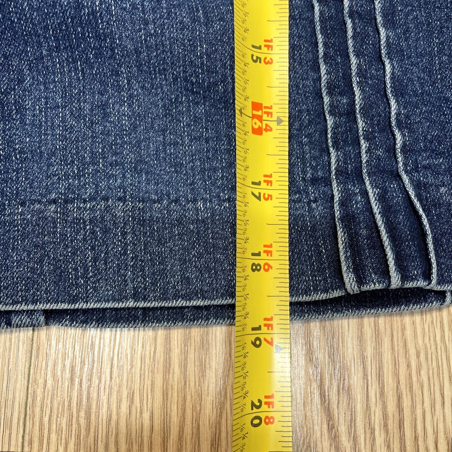 Calvin Klein VINTAGE Calvin Klein Women's Denim Skirt Size 8 A-Line Short Stretch Blue Size 30" / US 8 / IT 44 - 4 Thumbnail