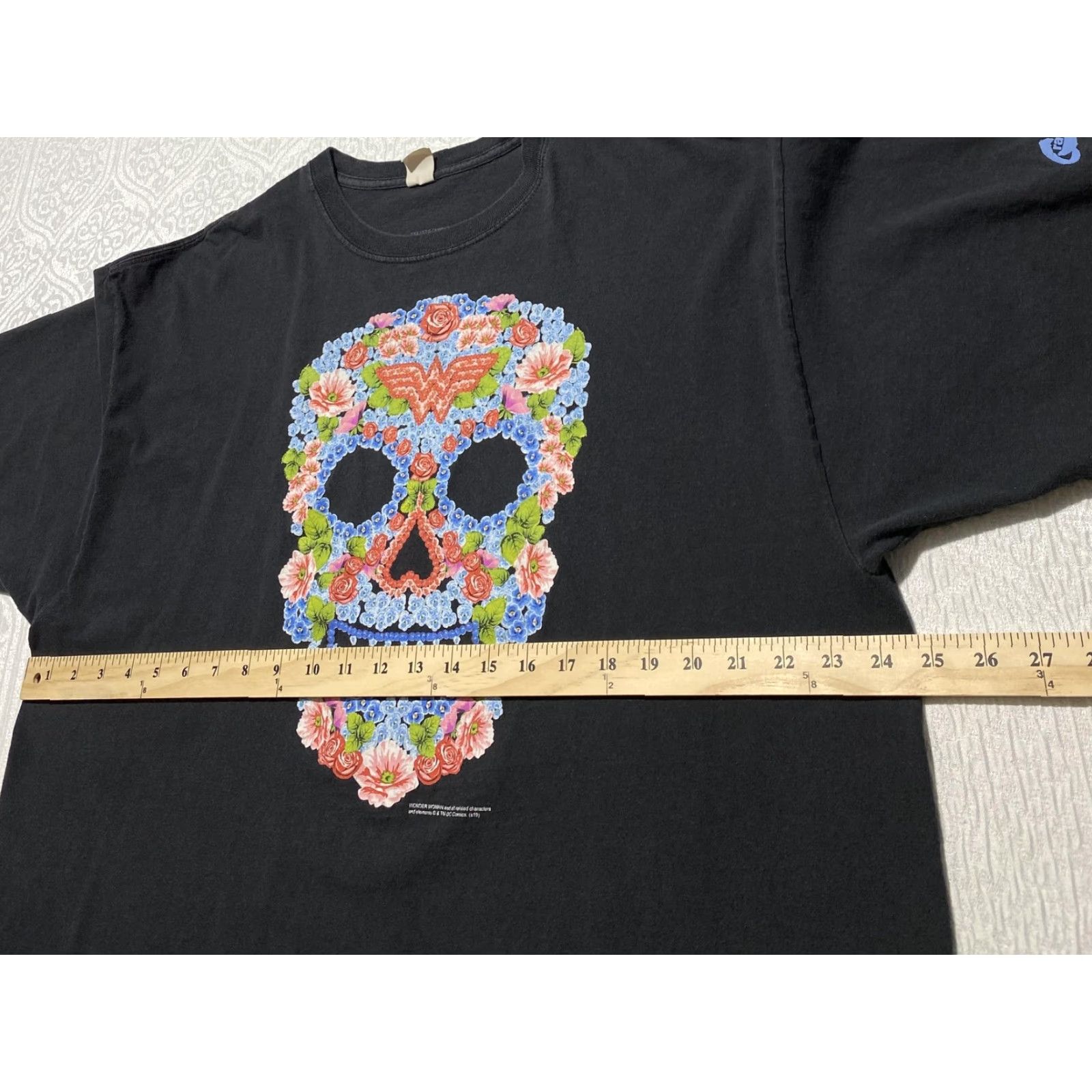 Hanes Wonder Woman Shirt Mens 2XL Black Floral Skull Graphic Tee DC Comics Hanes Size US XXL / EU 58 / 5 - 4 Thumbnail