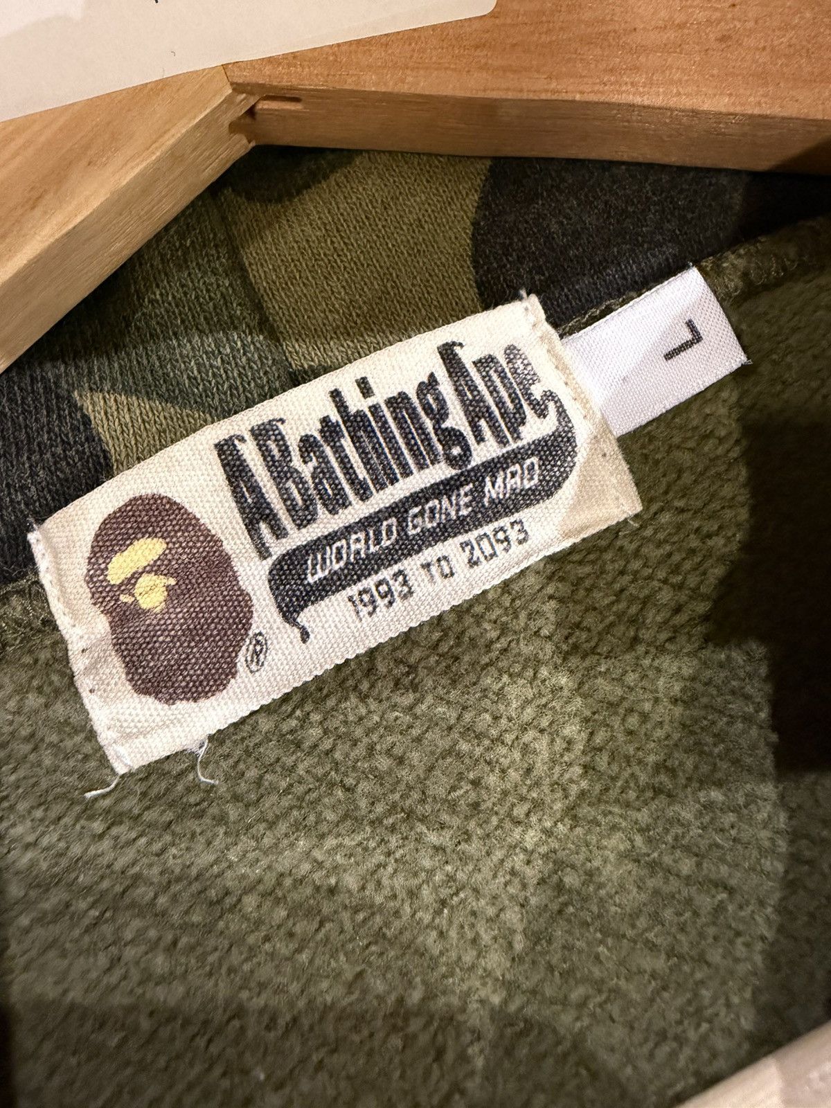 Bape Bape Shark Camo Pullover Hoodie Size US L / EU 52-54 / 3 - 3 Thumbnail