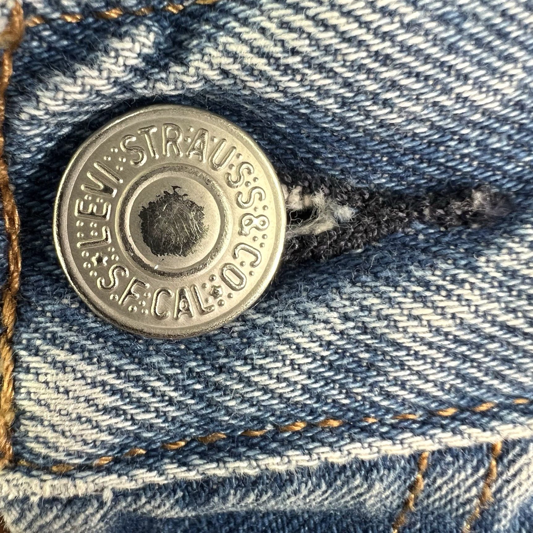 Levi's VINTAGE Levi's 501 Denim Jeans Mens Size 32 Blue Distressed Retro 90s Silver Button Fly Size US 32 / EU 48 - 5 Thumbnail