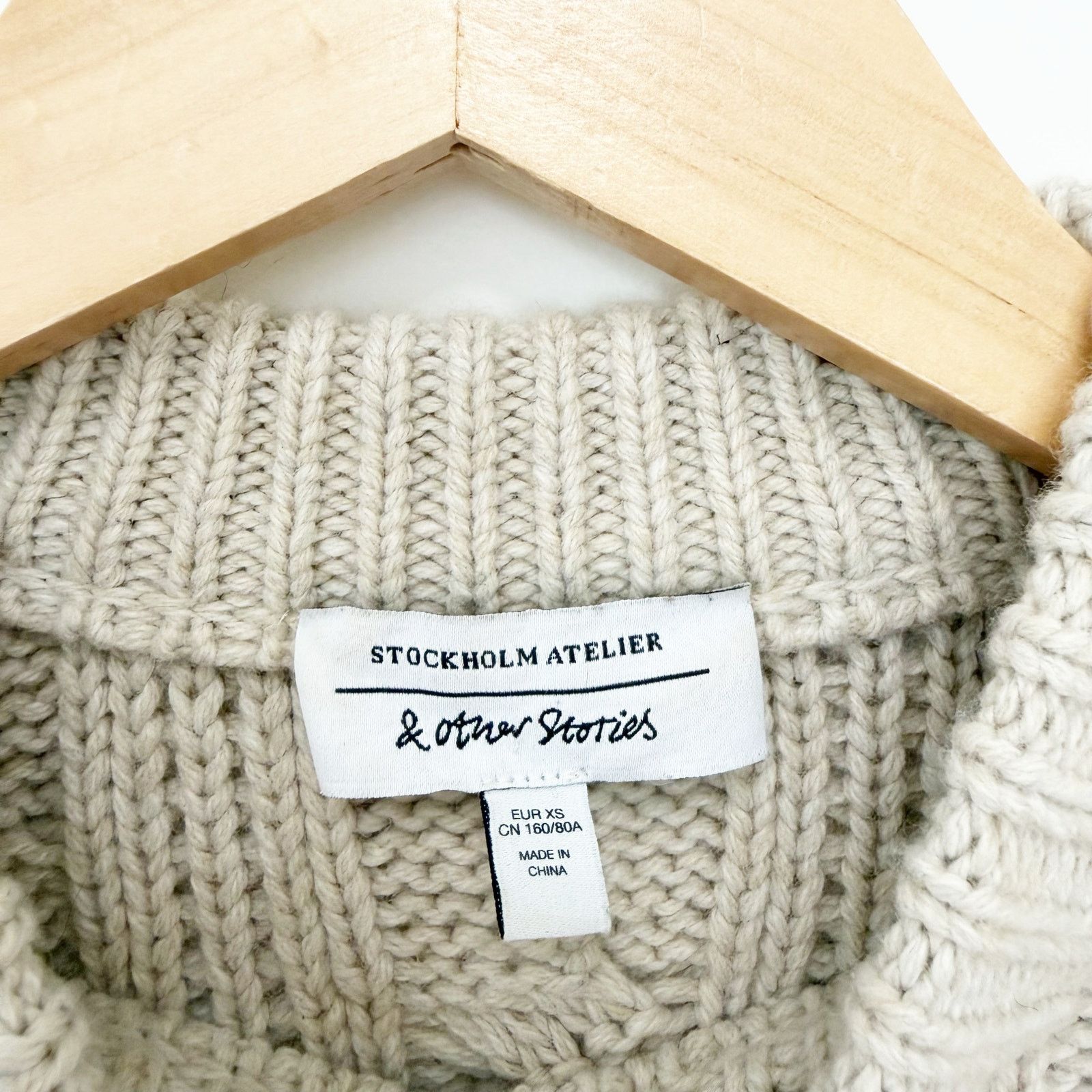 & Other Stories & Other Stories Cream Wool Cable Knit Cropped Sweater Sz XS Size XS / US 0-2 / IT 36-38 - 2 Thumbnail