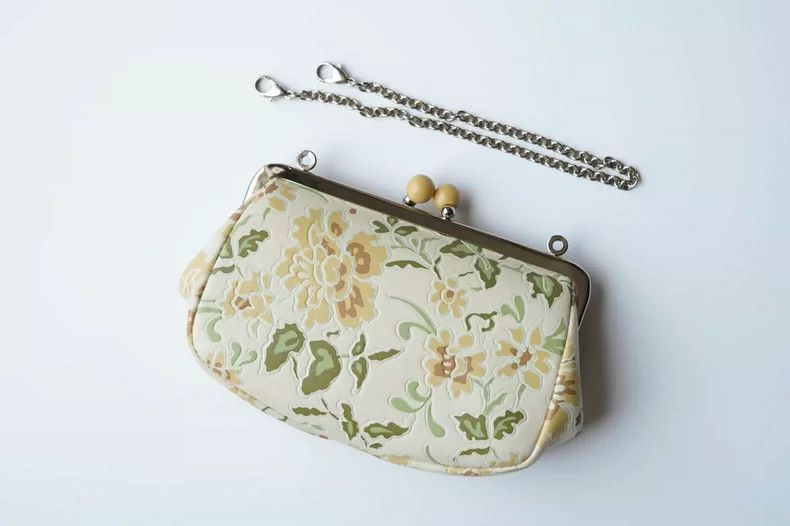 Kenzo KENZO size os Floating flower 2way hand purse Size ONE SIZE - 1 Thumbnail