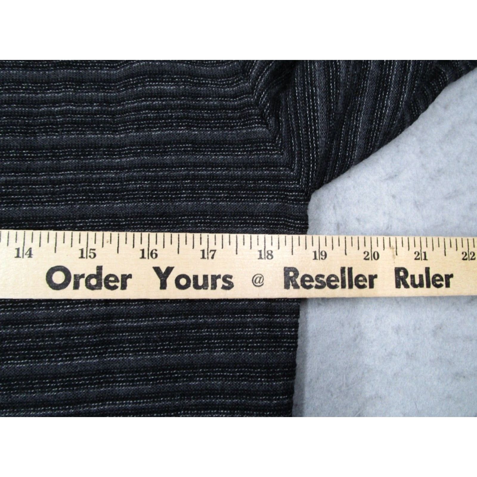Hugo Boss HUGO BOSS Slim Fit V Neck Pullover Sweater Mens Large Gray Wool Blend Knit Size US L / EU 52-54 / 3 - 6 Thumbnail