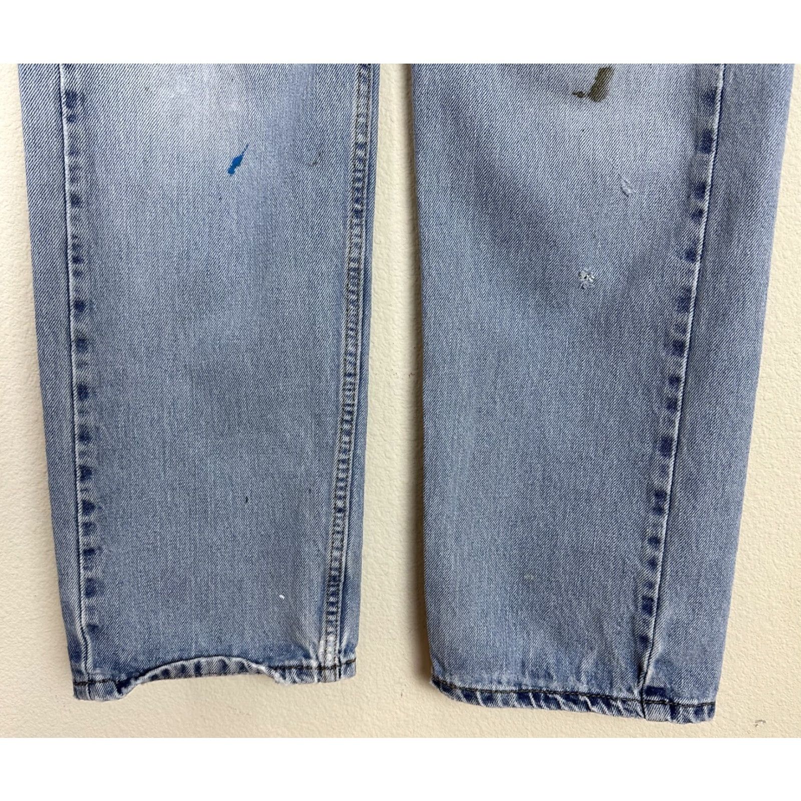 Levi's VINTAGE Levi's 505 Denim Jeans 33x31 ACTUAL THRASHED Paint Splatter Workwear Distressed Holes 80s 90s Mens Jeans Size US 33 - 7 Thumbnail