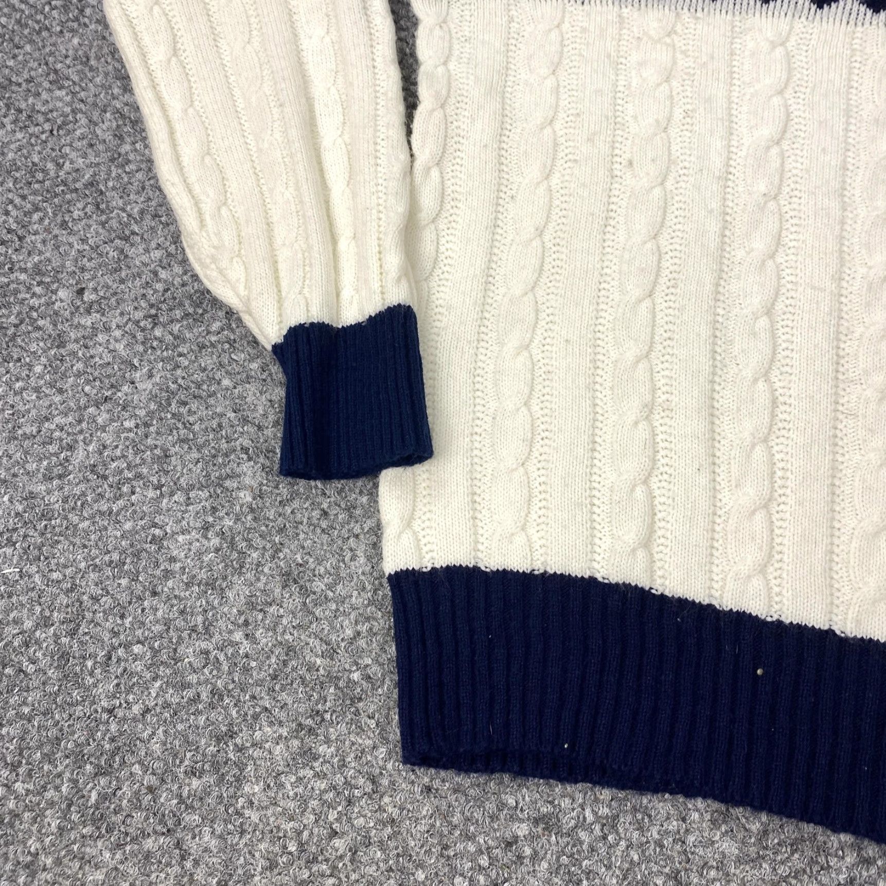 Vintage VINTAGE Peter England Sweater Mens XL Ivory Fair Isle Cable Knit 90s Pullover Crew Neck Men XL Knitted Jumper Size US XL / EU 56 / 4 - 4 Thumbnail