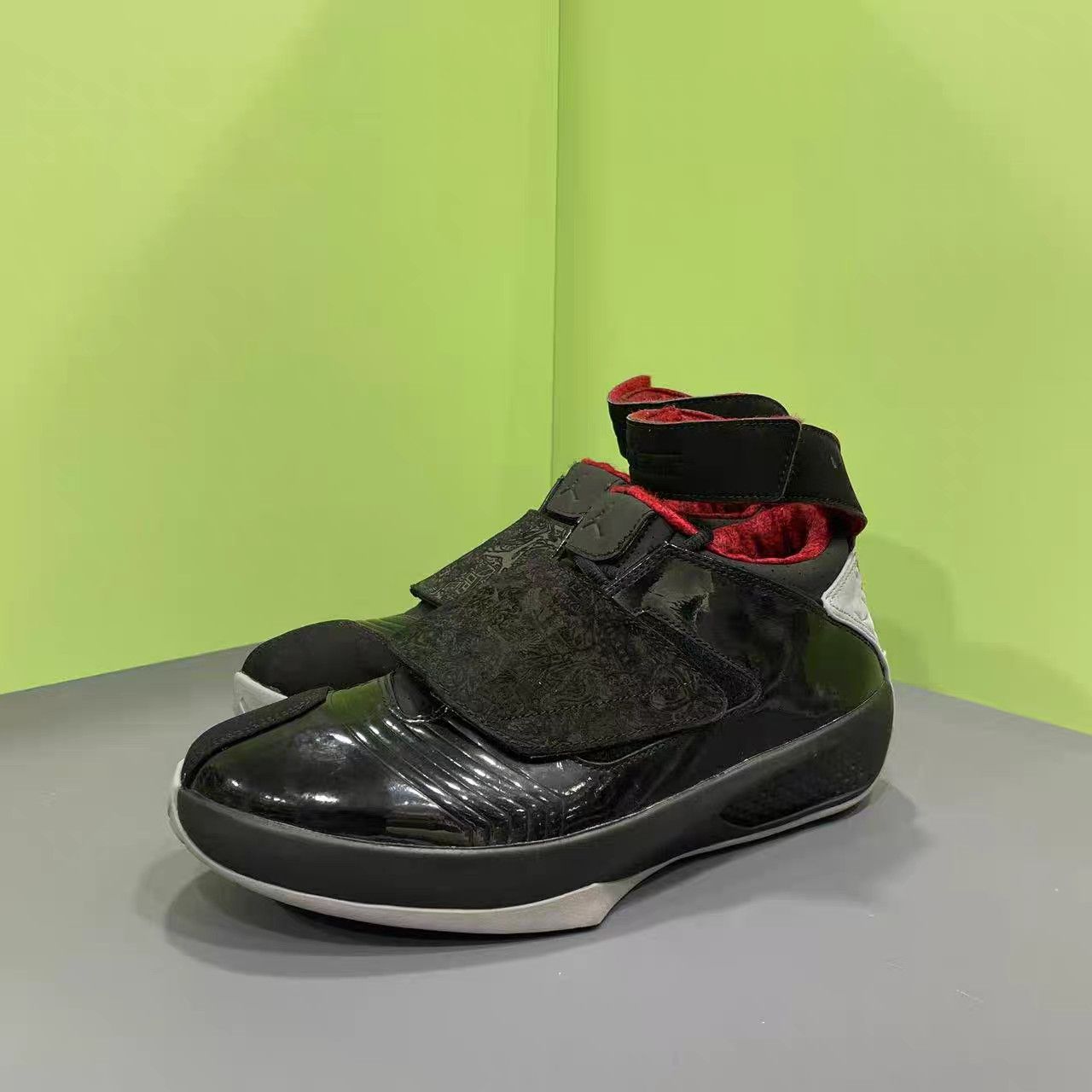 Nike AJ20 Black & Red Laser Basketball Shoes K15 Size US 10 / EU 43 - 1 Thumbnail