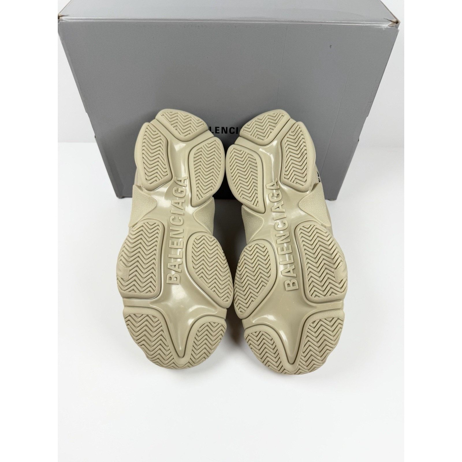 Balenciaga Size 40EU/10W - Balenciaga Triple S Beige Allover Logo NEW! Size US 10 / IT 40 - 7 Thumbnail
