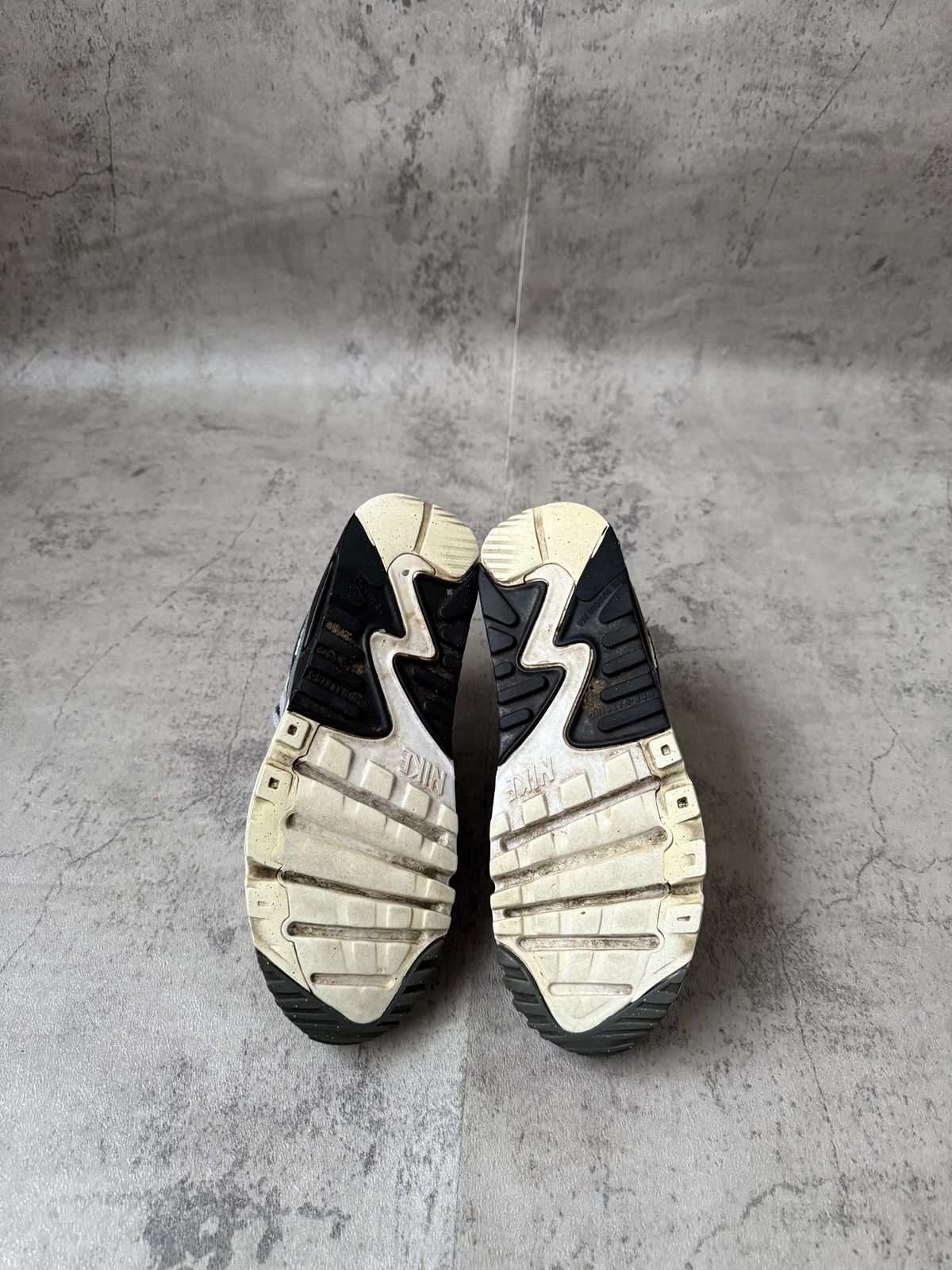 Nike NIKE AIR MAX 90 Size US 5.5 / EU 38 - 9 Thumbnail