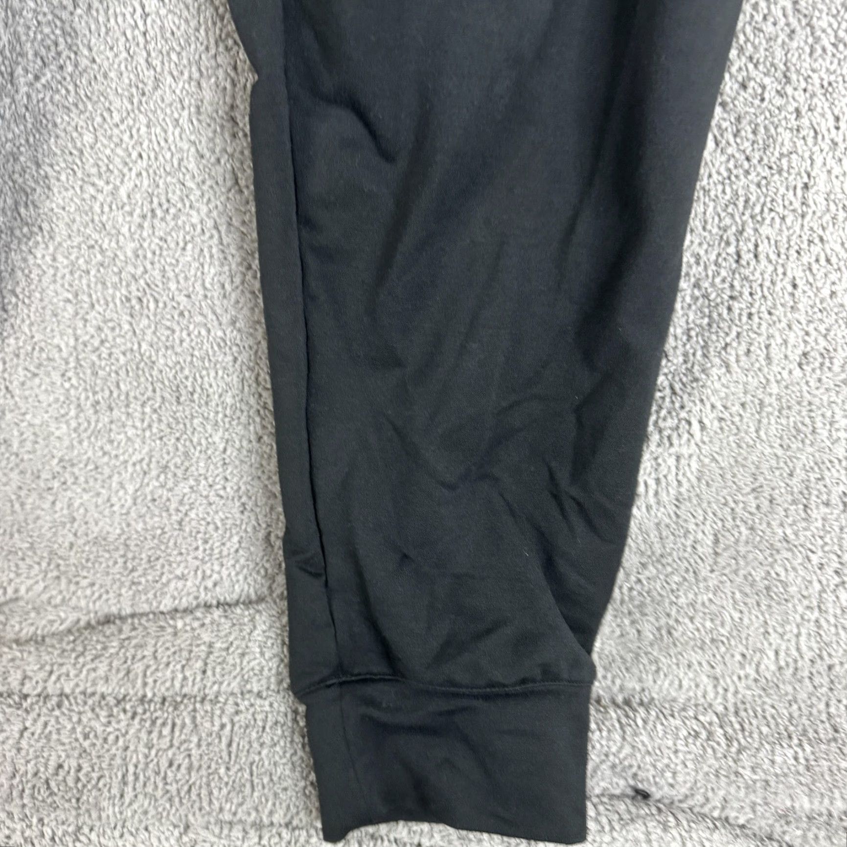 New Balance New Balance Jogger Pants Mens M Black Knit Elastic Waist Athletic Regular Size Medium Tapered Leg Pockets Size US 31 - 6 Thumbnail