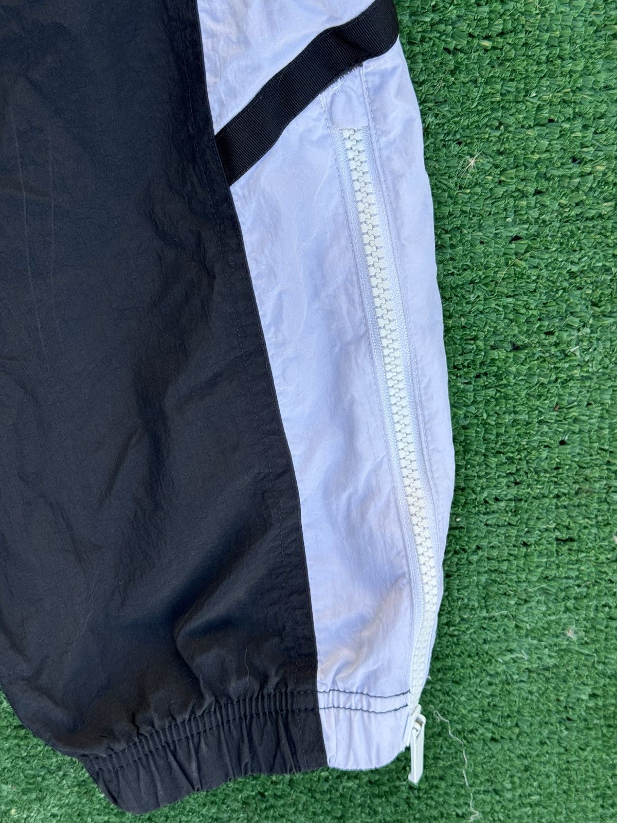 Nike Nike black track pants with white stripes Size US 34 / EU 50 - 3 Thumbnail