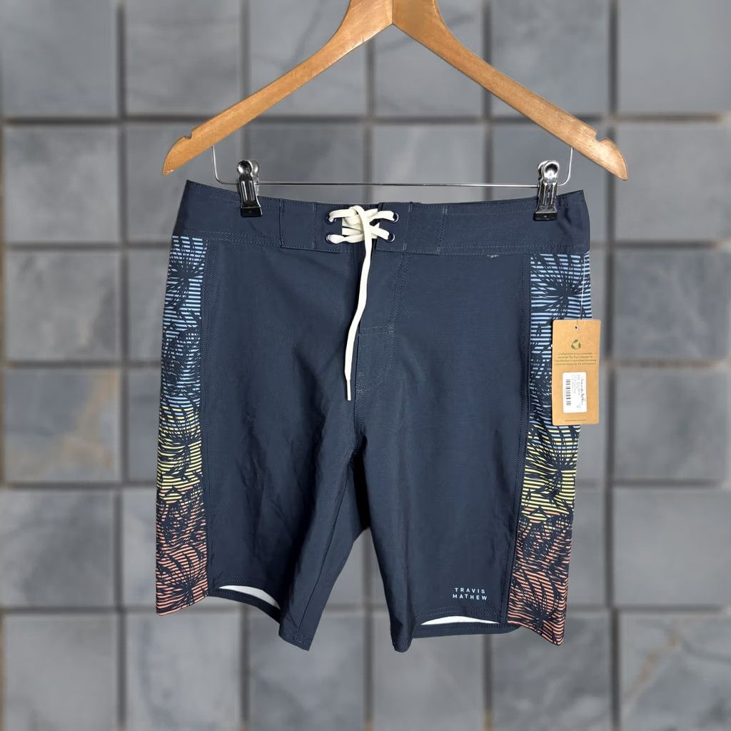 TravisMathew Travis Mathew Shorts Mens 30 Blue Board Beach Break Eco Collection Swim Trunks Size US 30 / EU 46 - 1 Thumbnail