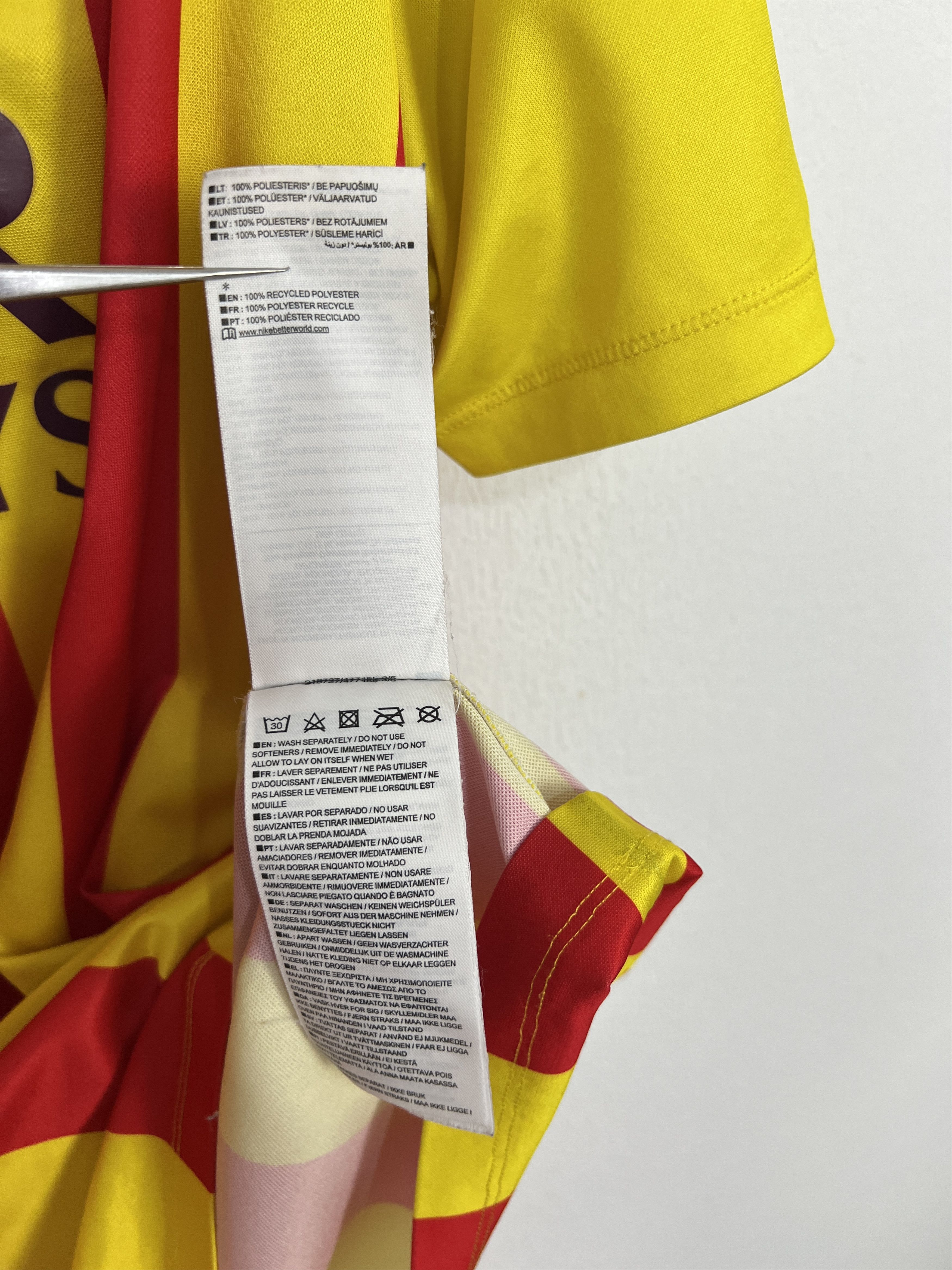 Nike Barcelona Away football shirt 2013 Soccer Nike Jersey Mens Size US L / EU 52-54 / 3 - 9 Thumbnail