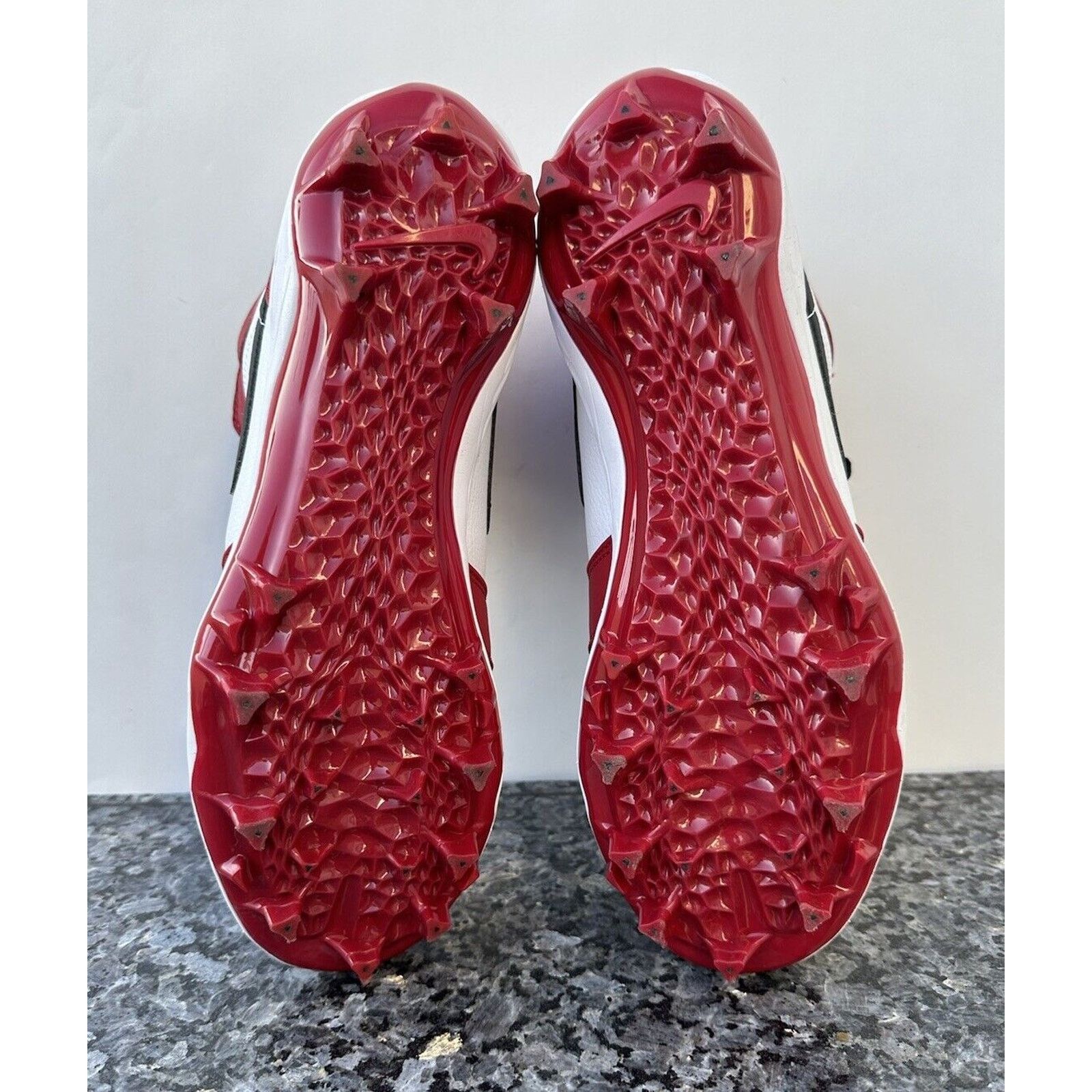 Jordan Brand × Nike Nike Air Jordan 1 Mid Chicago Football Cleats Men’s Size 12 Size US 12 / EU 45 - 10 Thumbnail