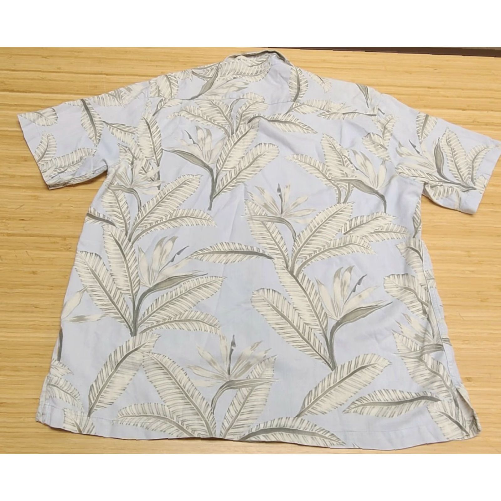 Vintage Carribean Silk Blend Shirt Mens Large Short Sleeve Button-Up Floral Cream Silk Blend Flower Button-Down Collar-Down All Seasons Regular Size US L / EU 52-54 / 3 - 5 Thumbnail