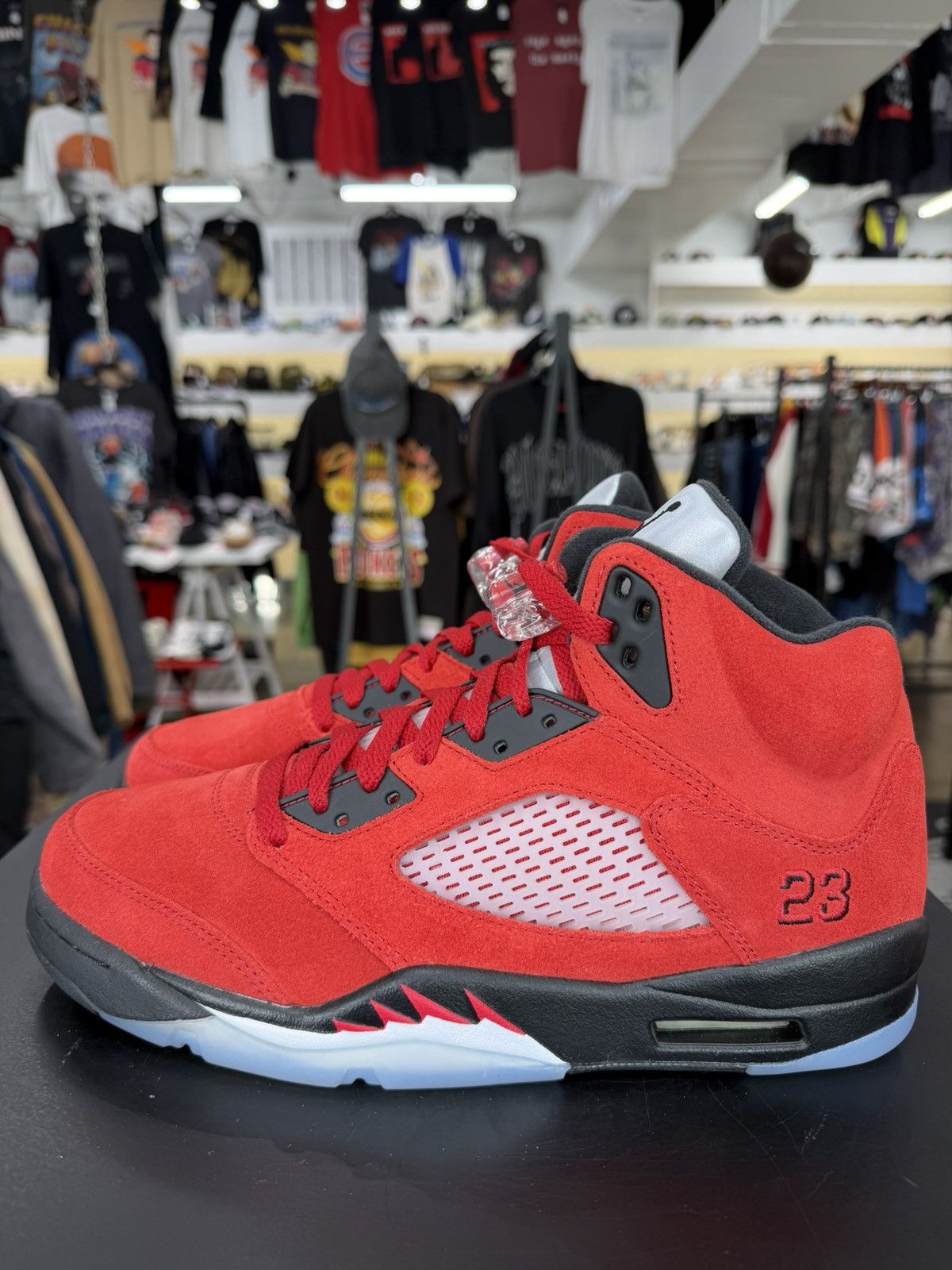 Jordan Brand Air Jordan 5 Raging Bull Red Size 10 Size US 10 / EU 43 - 7 Thumbnail