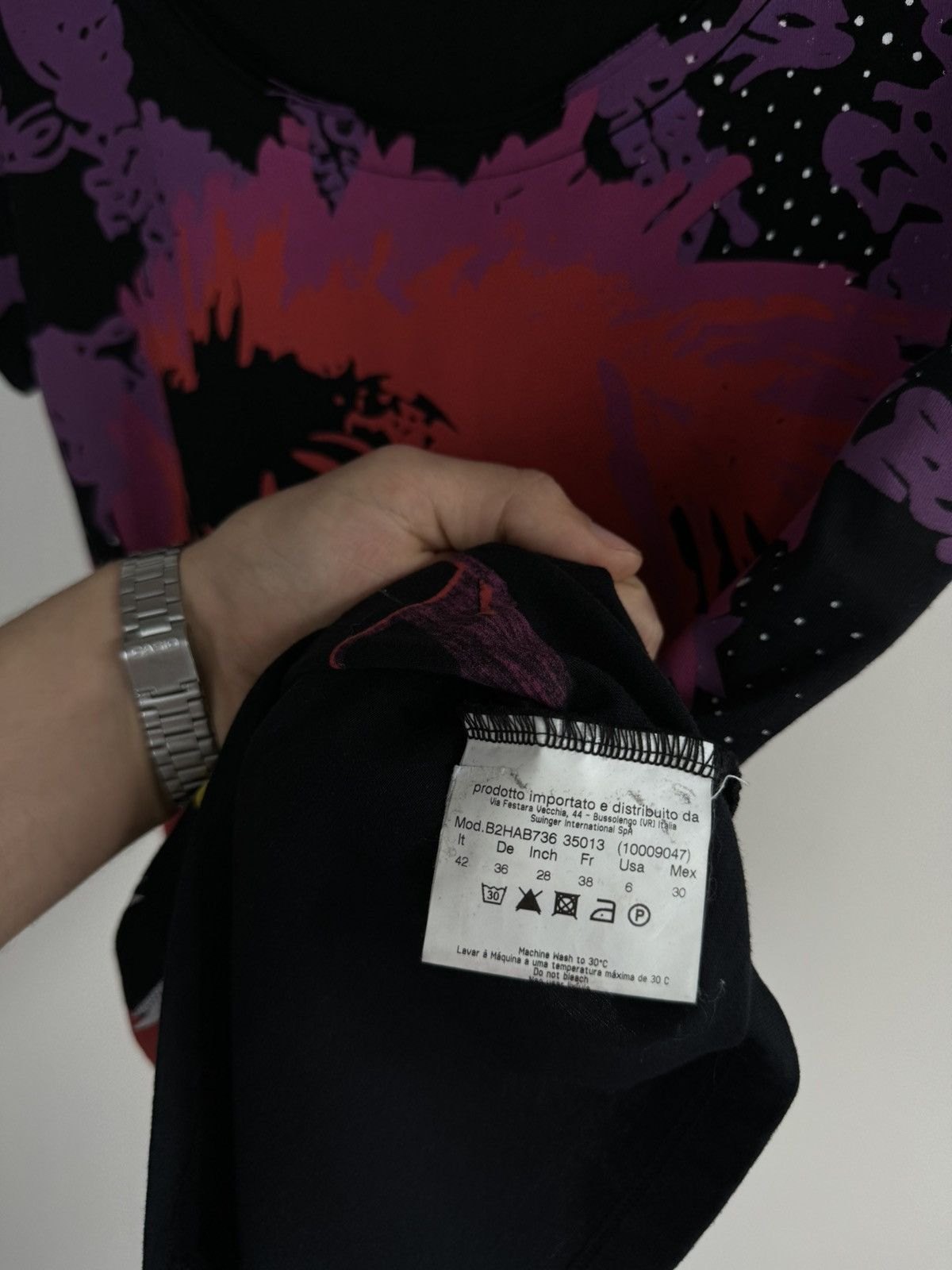 Versace Vintage Versace t shirt y2k style original luxury item Size L / US 10 / IT 46 - 4 Thumbnail