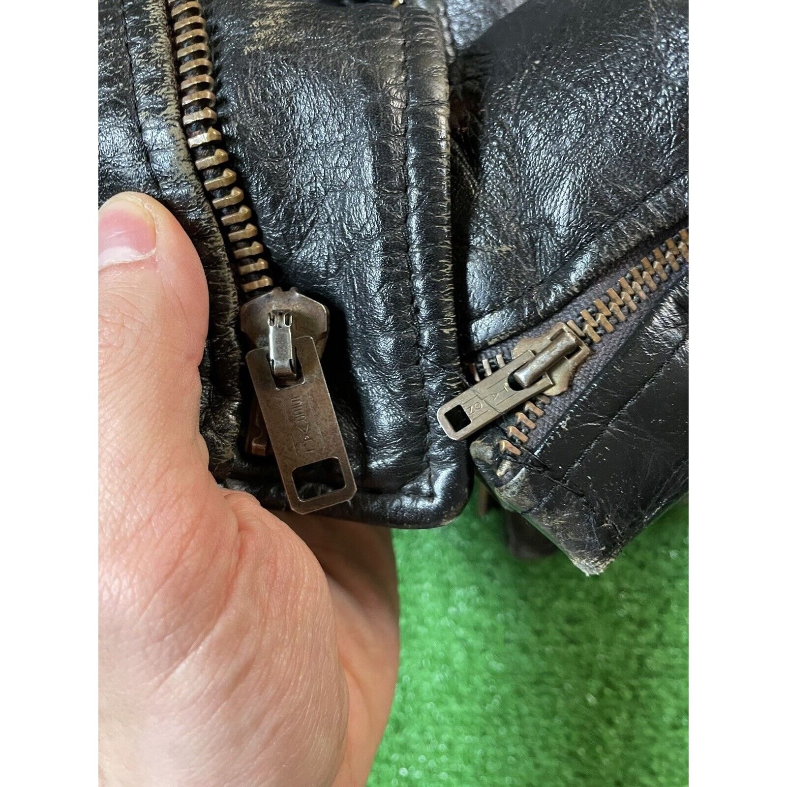 Vintage Vintage 60s Black Leather Medium Perfecto Motorcycle Jacket Size US M / EU 48-50 / 2 - 4 Thumbnail