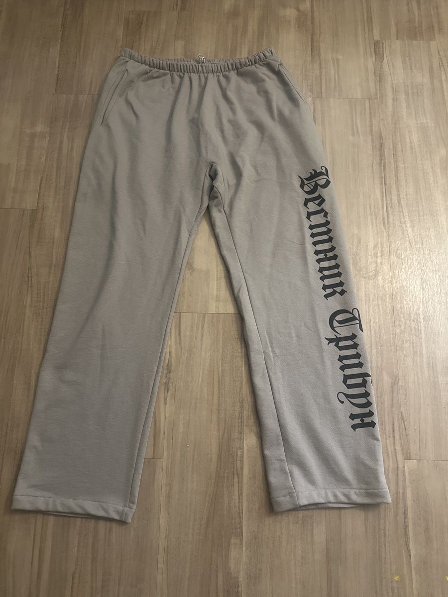 Gosha Rubchinskiy Yeezy x Gosha Black Dogs Sweatpants Size US 32 / EU 48 - 1 Thumbnail