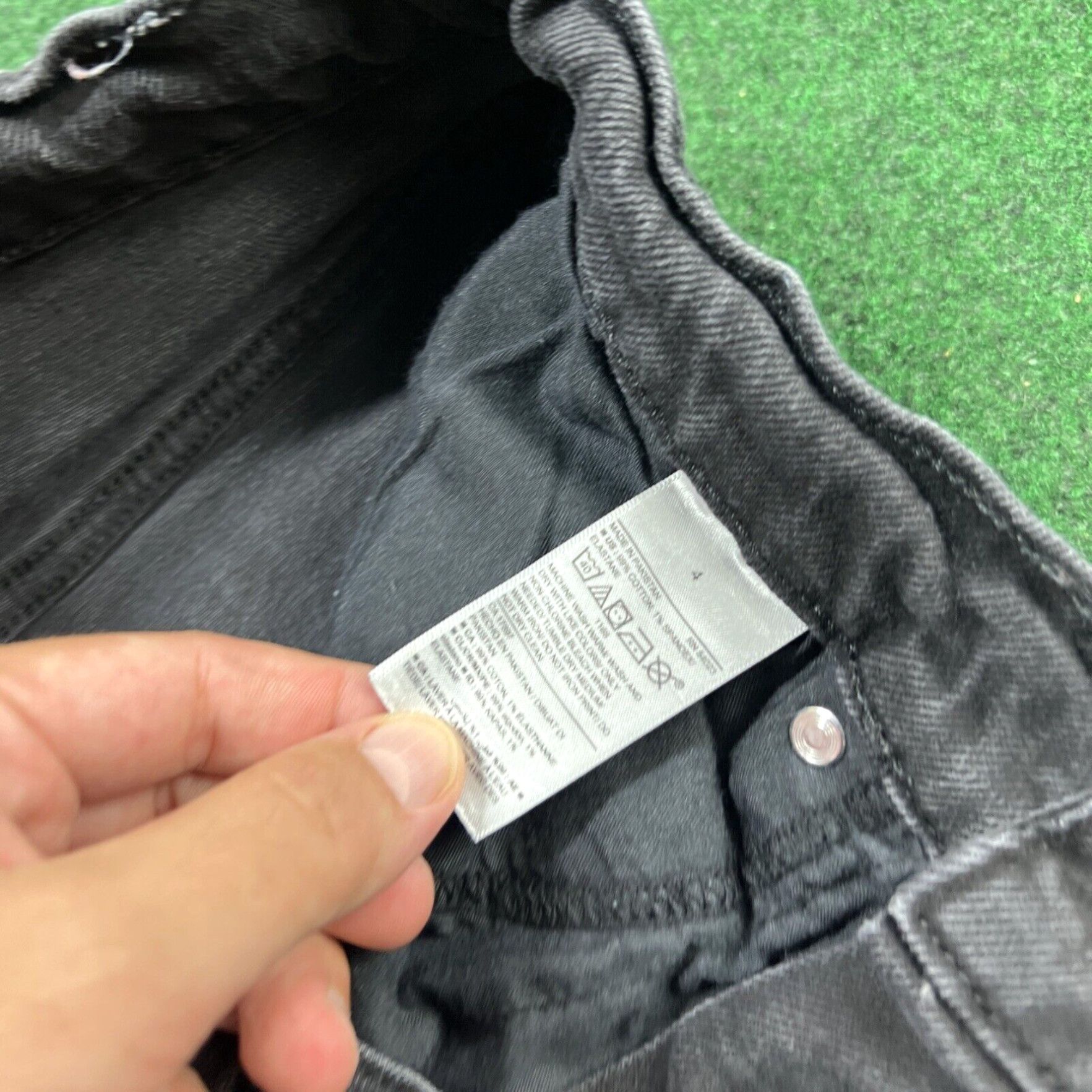 Old Navy Old Navy black denim jeans women’s Sz 4 WOMENS PANTS WOMENS BOTTOMS Size 30" / US 8 / IT 44 - 5 Thumbnail