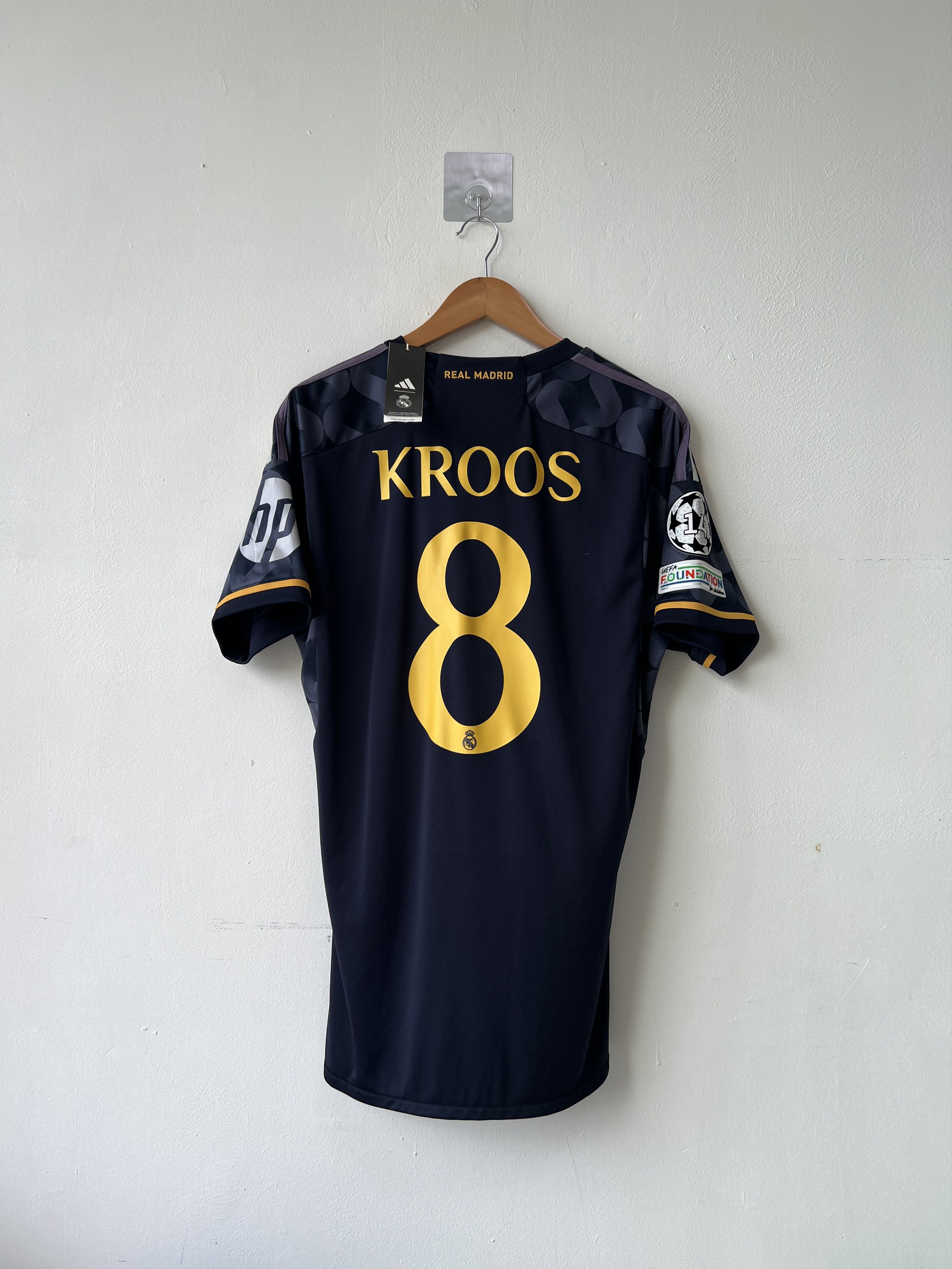 Adidas (M) Real Madrid 2023-24 Away Kit Kroos #8 (NEW) Size US M / EU 48-50 / 2 - 1 Thumbnail