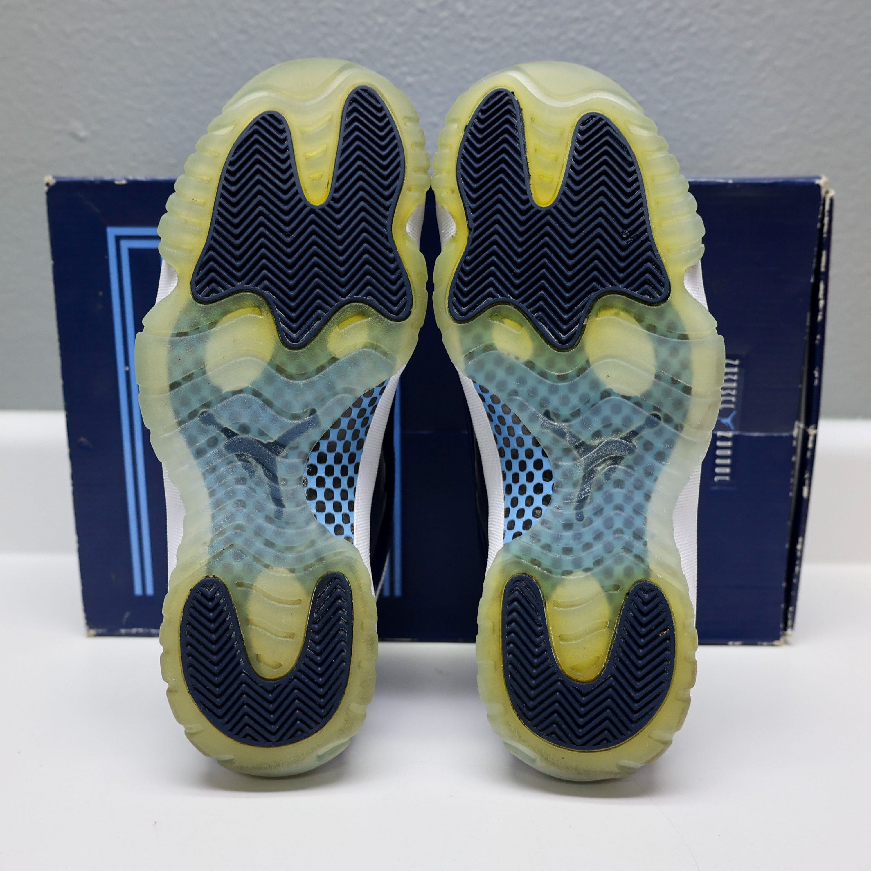Jordan Brand Nike Air Jordan 11 “Win Like 82” Size US 9.5 / EU 42-43 - 4 Thumbnail