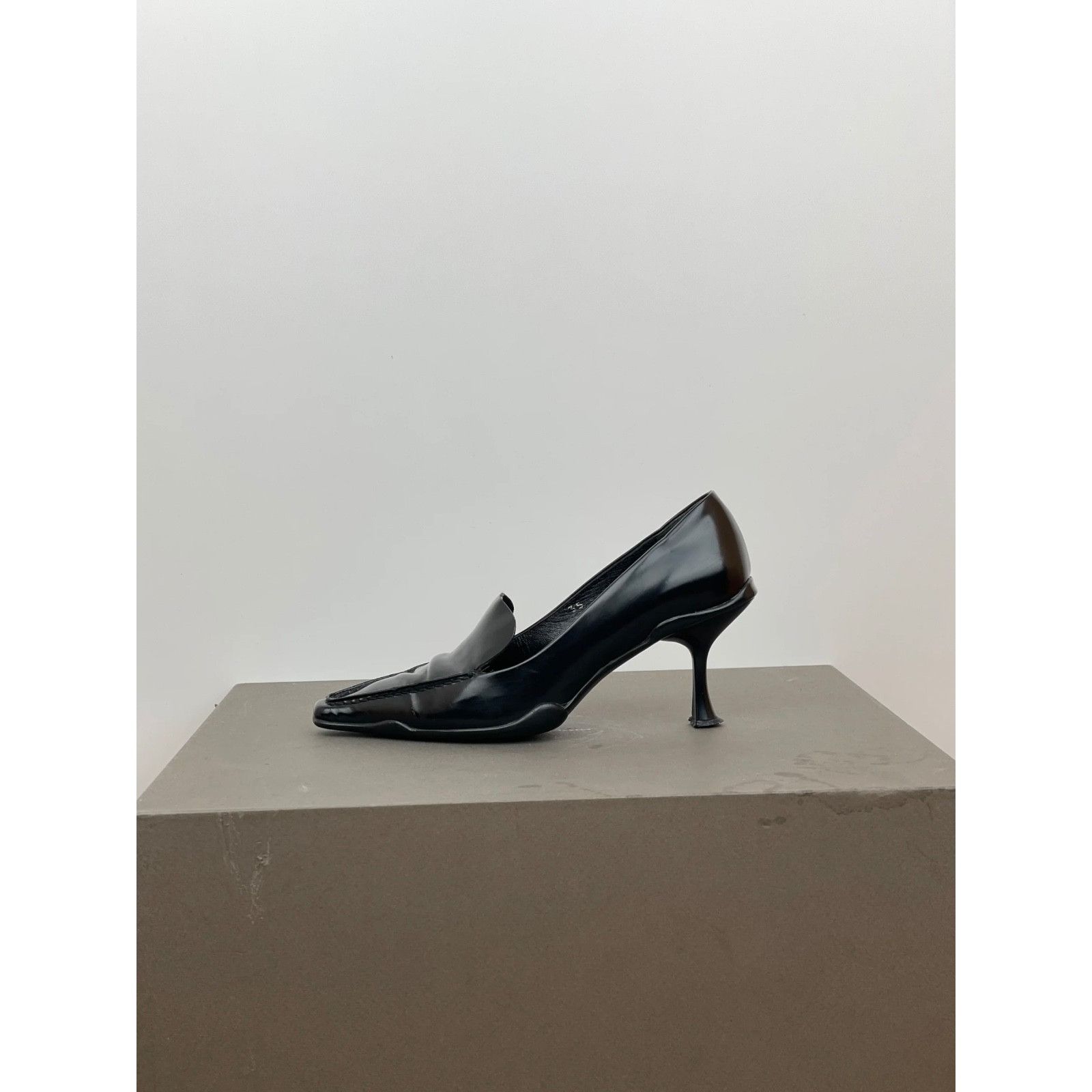 Prada 2000 Prada Black Square Toe Patent Leather Loafers Heels 41 Size US 10 / IT 40 - 3 Thumbnail
