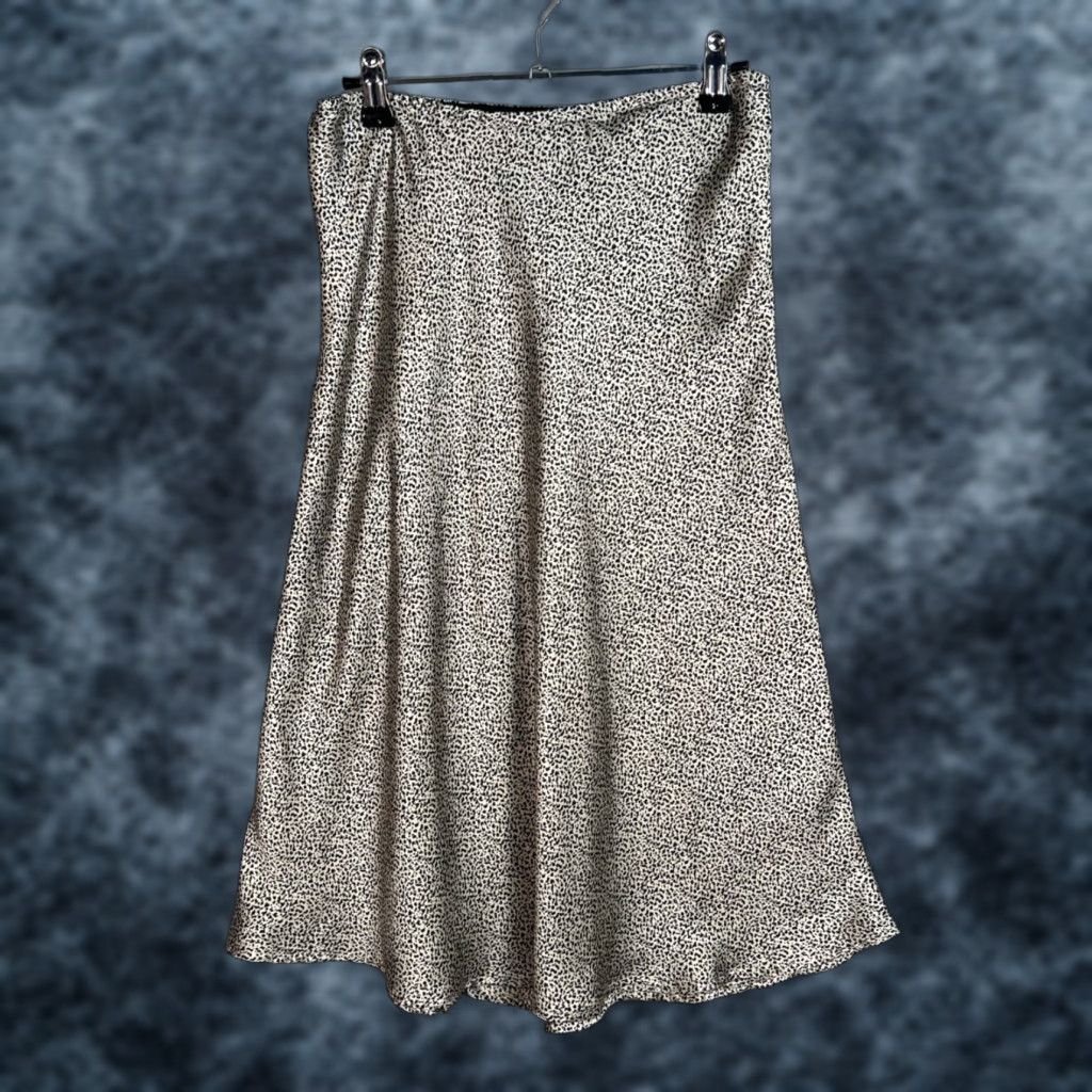 Vintage Sienna Sky Womens Small Animal Print Midi Skirt Gray Polyester Spandex A-Line Pull On Regular Size S Skirt Animals 90s? Size 28" / US 6 / IT 42 - 1 Thumbnail