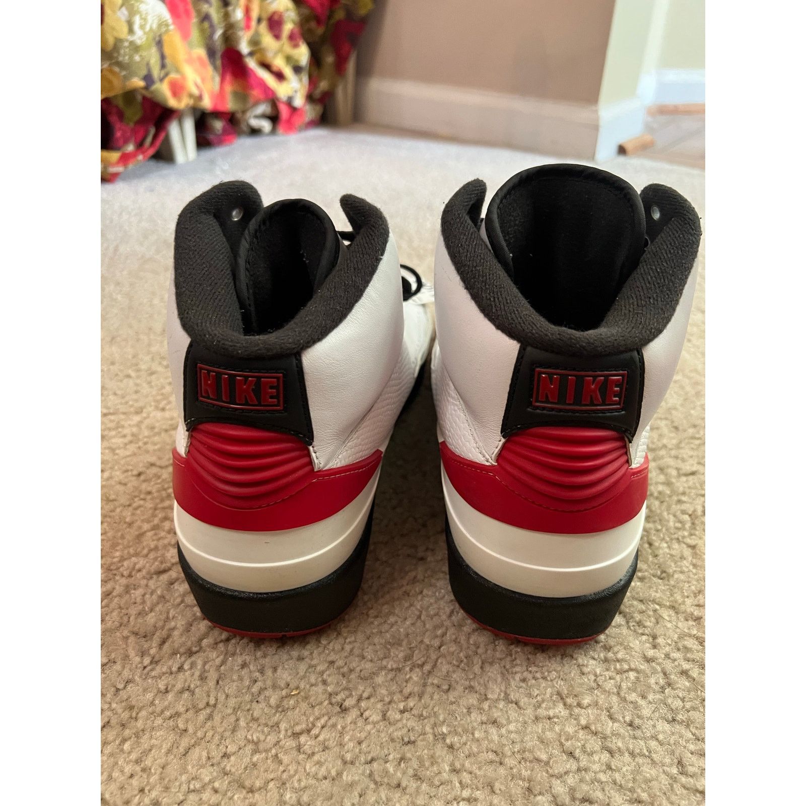 Jordan Brand Jordan 2 Chicago Size 11 Size US 11 / EU 44 - 4 Thumbnail