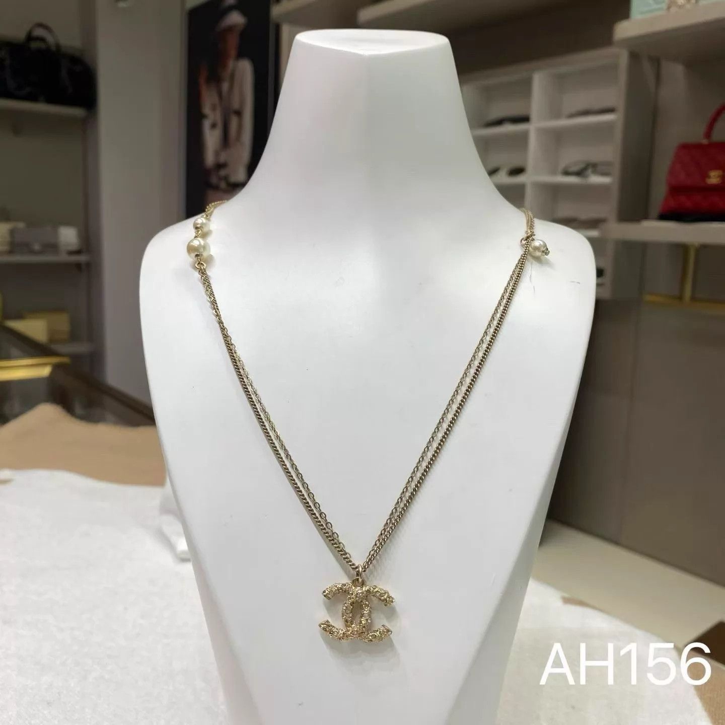Chanel Chanel Classic CC Necklace Sparkly Side Pearls 58cm AH156 Size ONE SIZE - 1 Thumbnail
