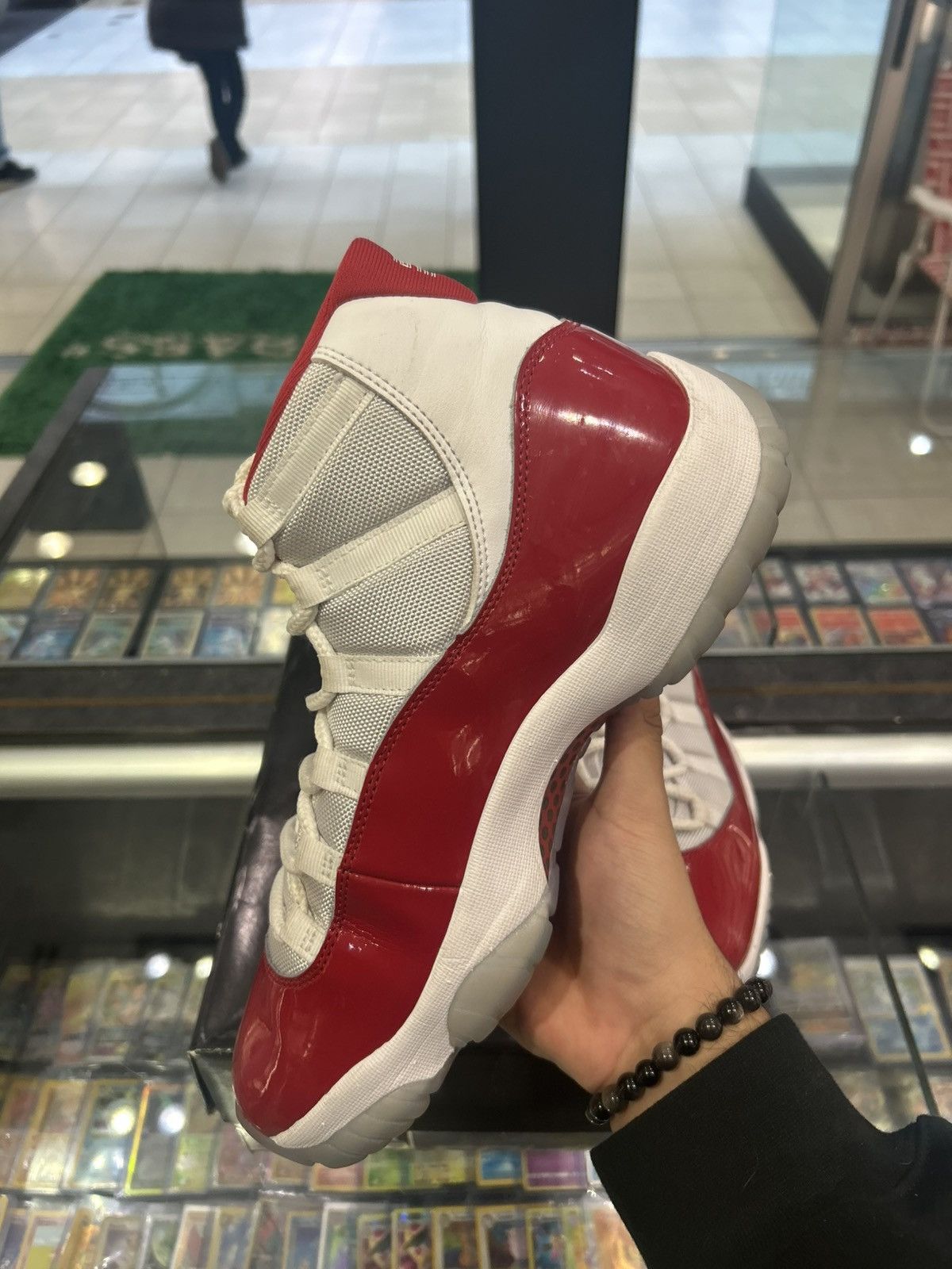 Jordan Brand Jordan 11 Cherry 2022 Size US 10 / EU 43 - 7 Thumbnail