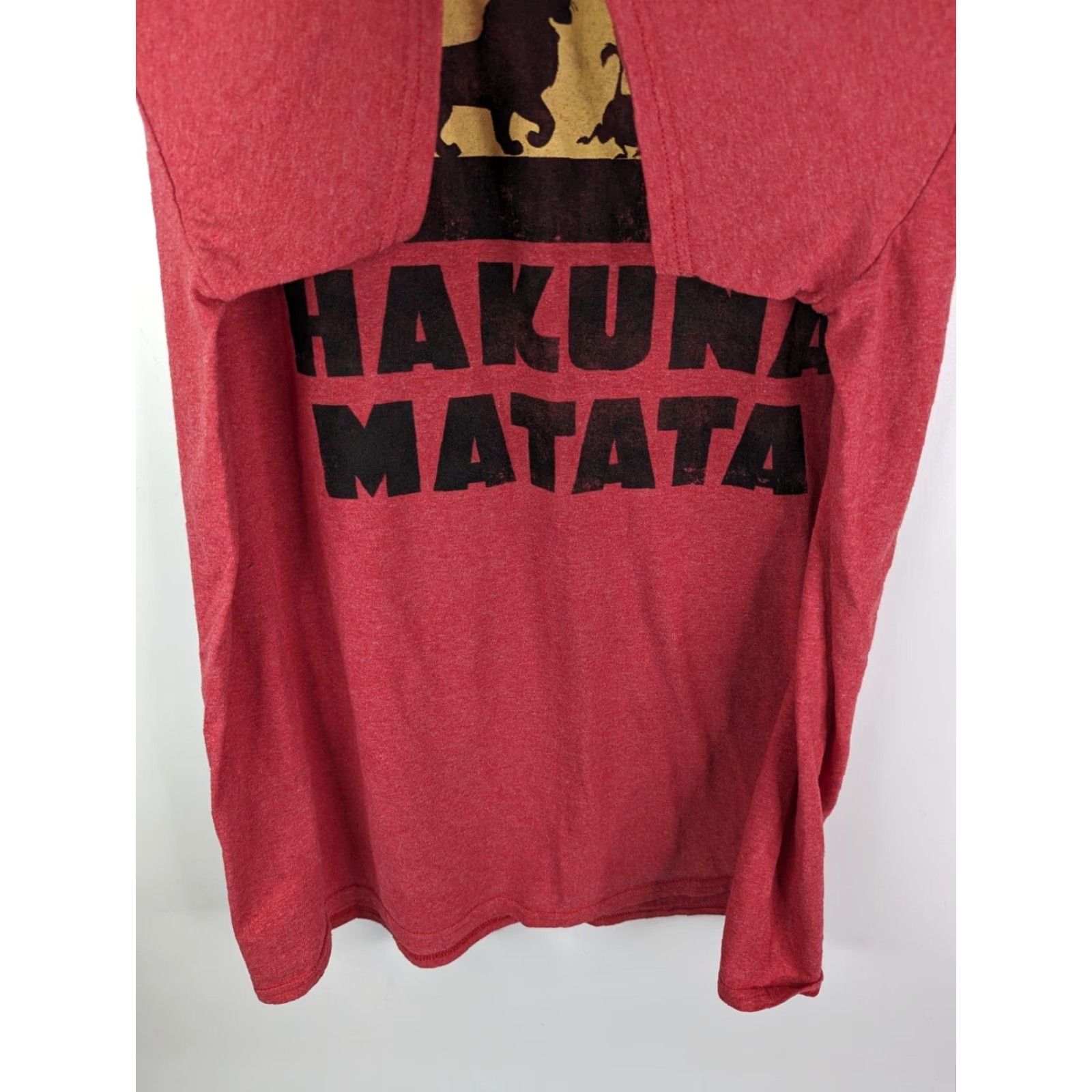 Disney Disney Lion King Hakuna Matata Short Sleeve T-Shirt Men Large Red Disney Lion King T-Shirt Mens Large Red Hakuna Matata Size US L / EU 52-54 / 3 - 3 Thumbnail