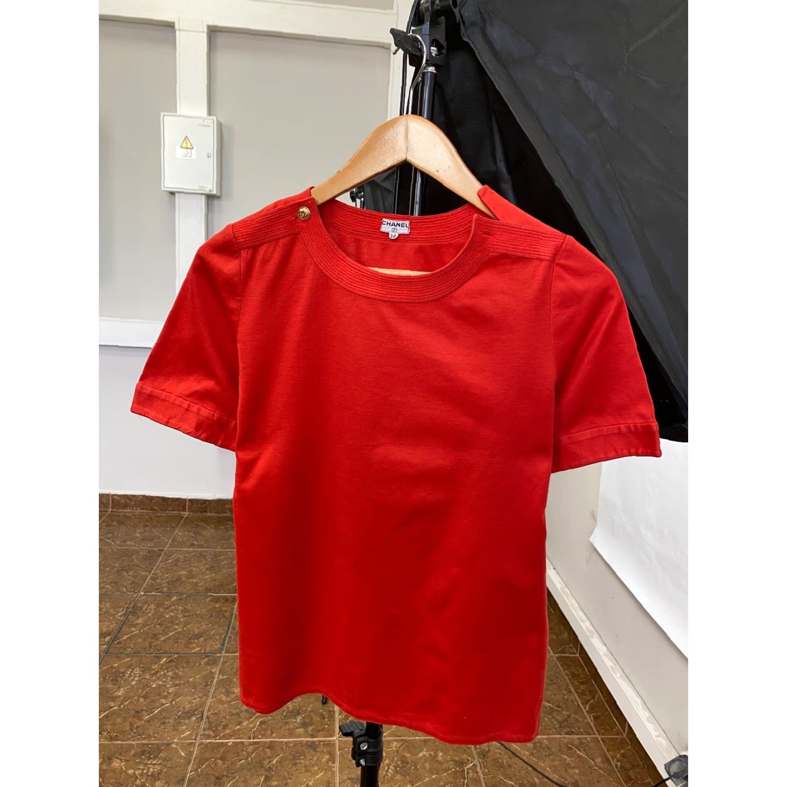 Chanel VINTAGE Chanel T-Shirt Womens 38 Red 80s Made in France Size XS / US 0-2 / IT 36-38 - 2 Thumbnail