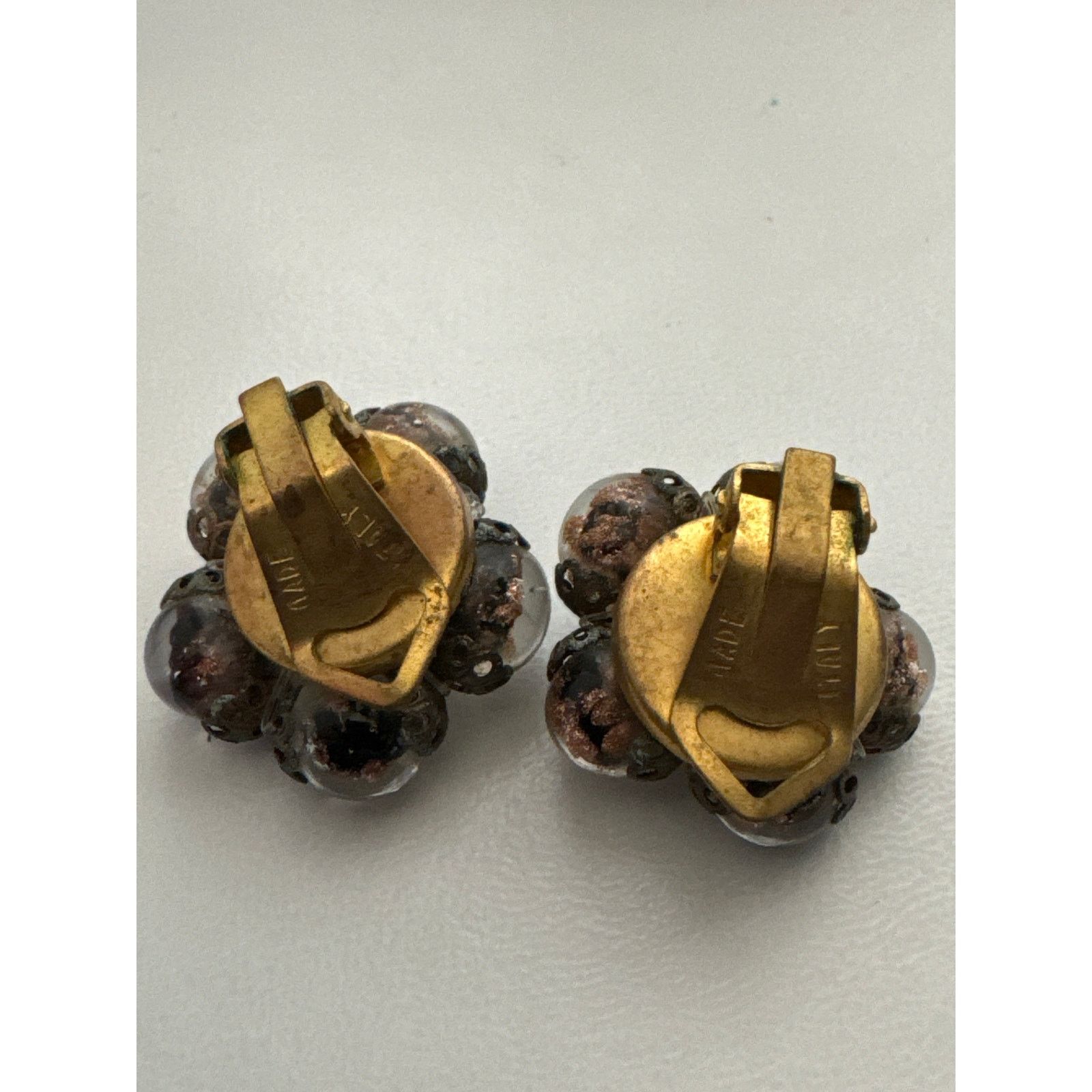 Vintage Vtg glass bead cluster clip earrings, brown made in Italy Size ONE SIZE - 10 Thumbnail