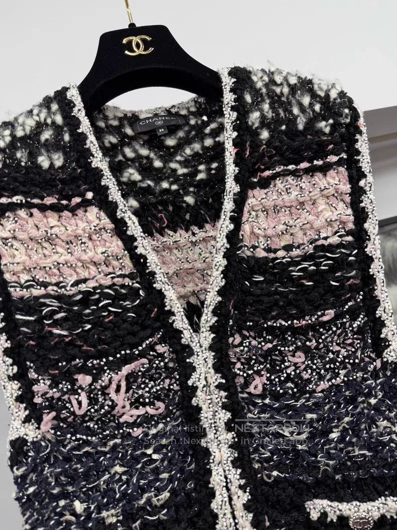 Chanel Chanel Velvet-like thick knitted top pearl vest Size XS / US 0-2 / IT 36-38 - 2 Thumbnail