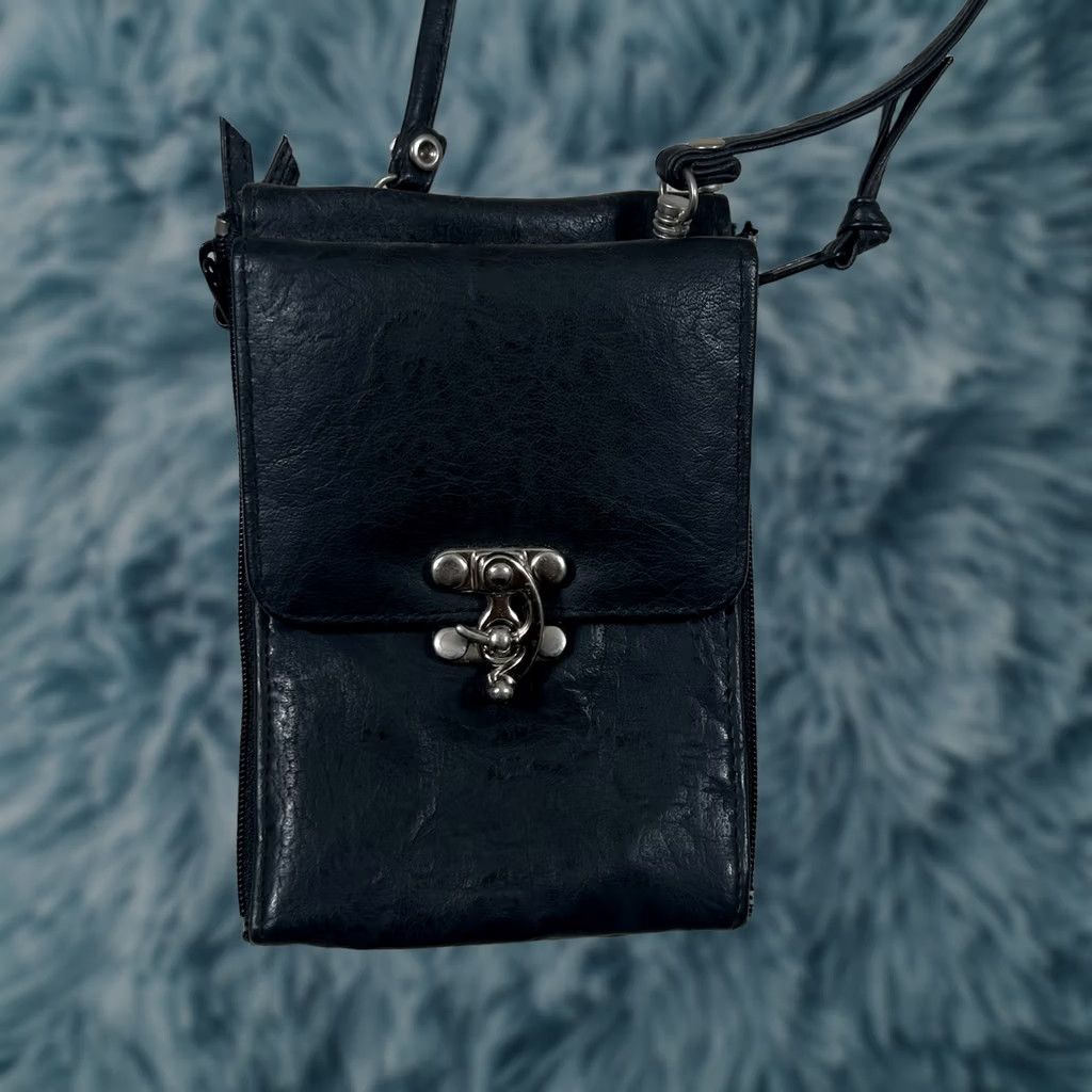 Vintage VINTAGE Black Leather Crossbody Bag Mirror Womens Size ONE SIZE - 1 Thumbnail