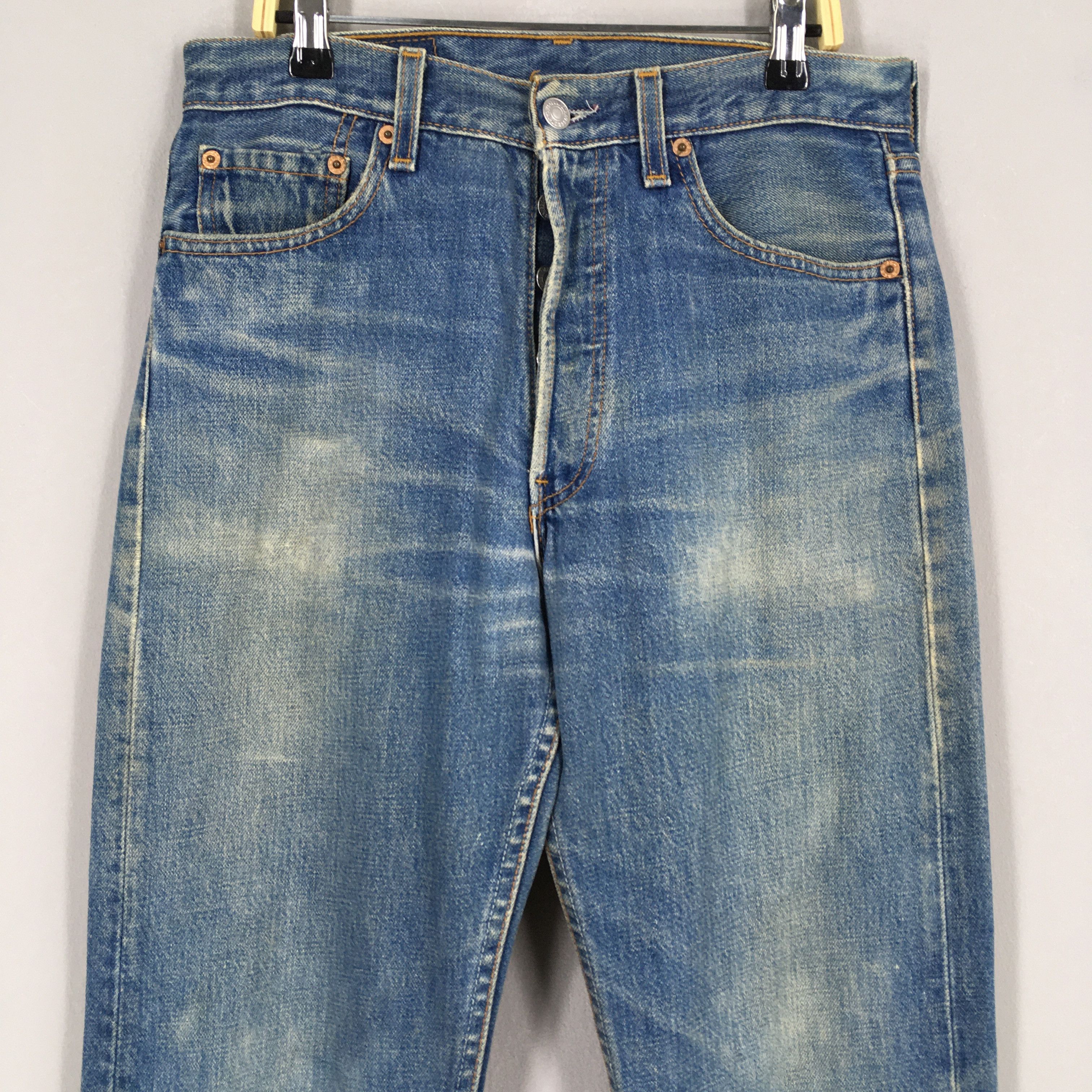 Levi's Size 28x31.5 Vintage 90s Levi's 501 Faded Blue Jeans S1121 Size US 28 / EU 44 - 2 Thumbnail