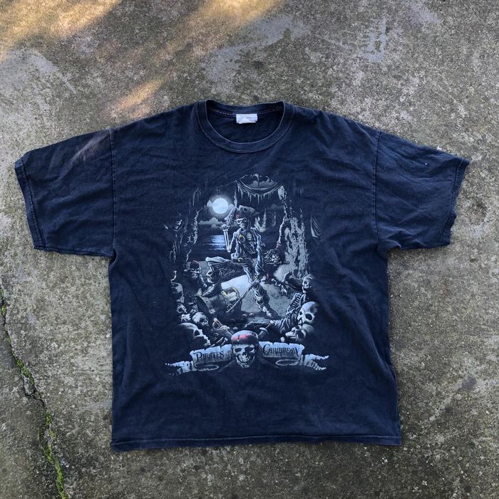 Vintage 00s Pirates of Carraibean t shirt | Grailed