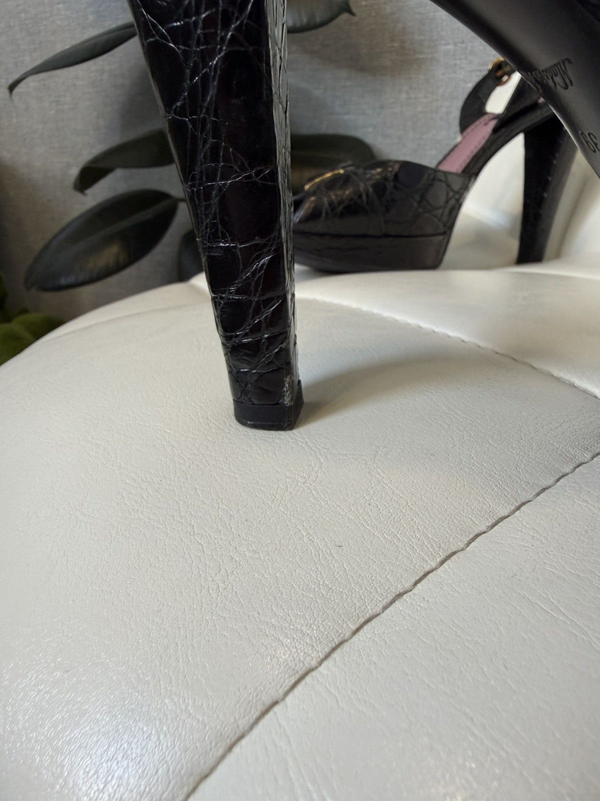 Louis Vuitton Louis Vuitton Black Crocodile Embossed Platform Sandals Heel Size US 9 / IT 39 - 9 Thumbnail