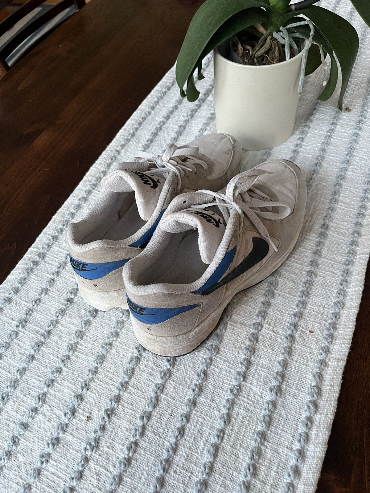image of Crazy 70's Vintage Nike Icarus Runners Shoes in White, Men's (Size 10)