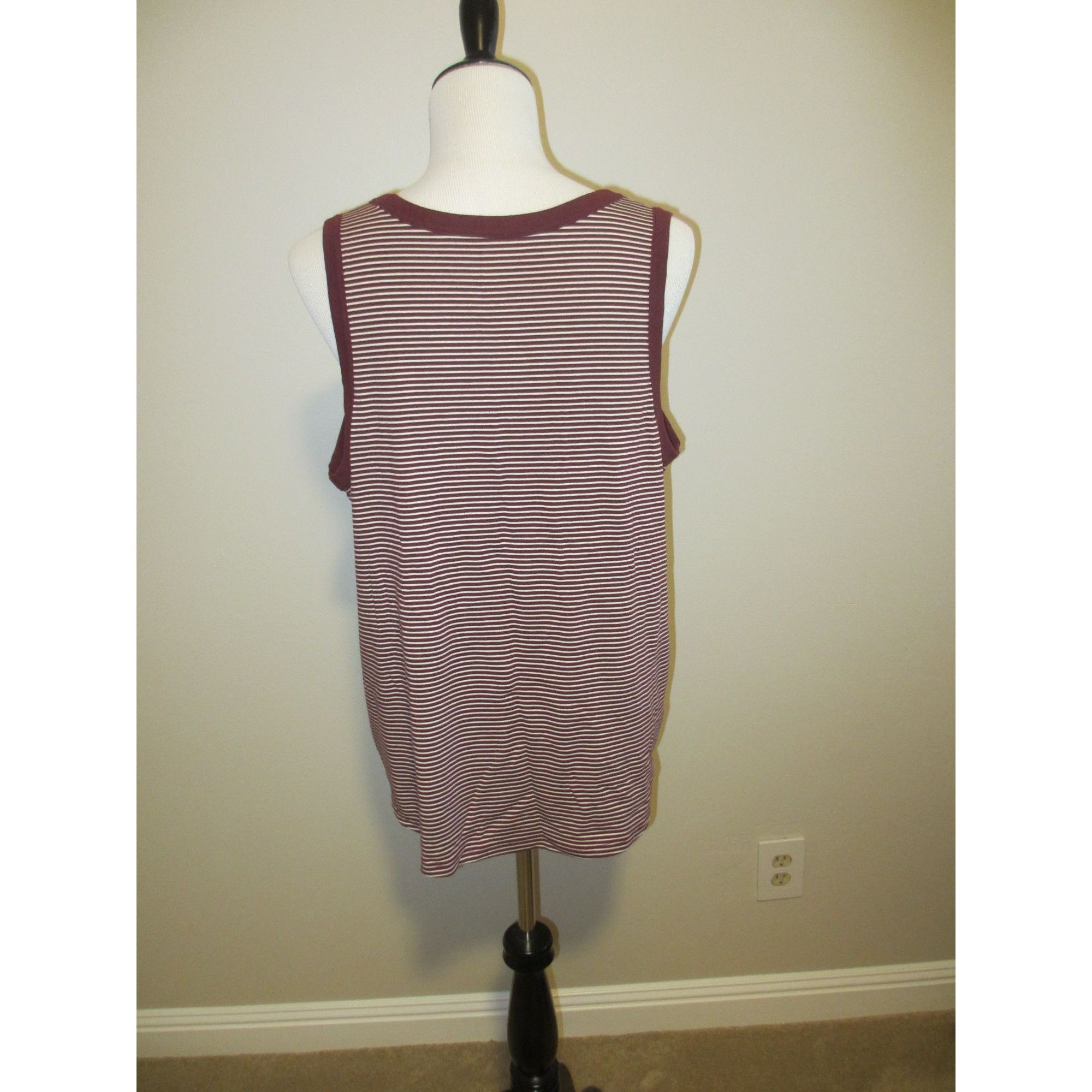 Old Navy Old Navy Classic Striped Sleeveless Tank Top Red & White XXL Size XXL / US 16-18 / IT 52-54 - 3 Thumbnail