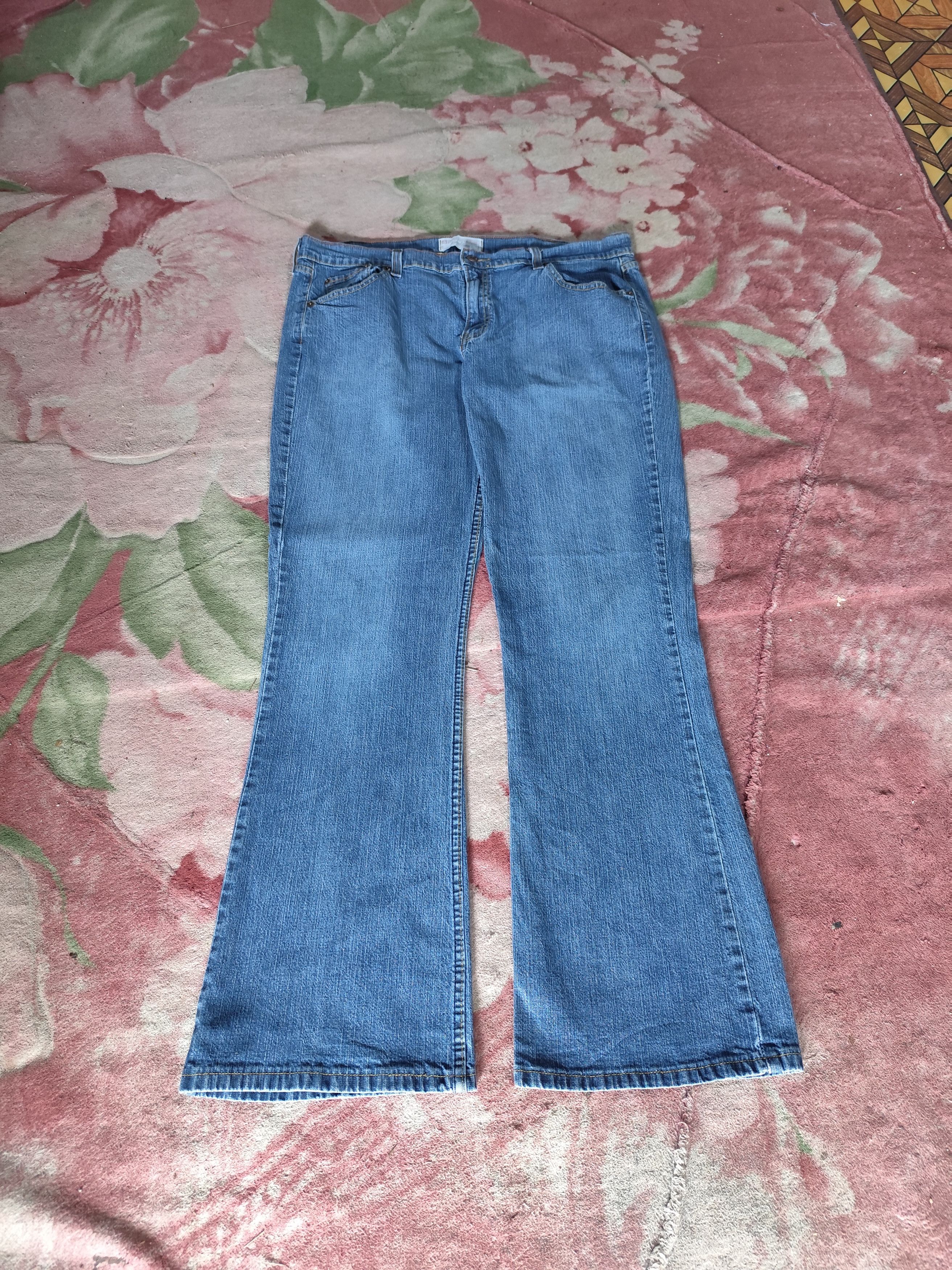 Levi's Signature Vintage Flare Bootcut Denim J005