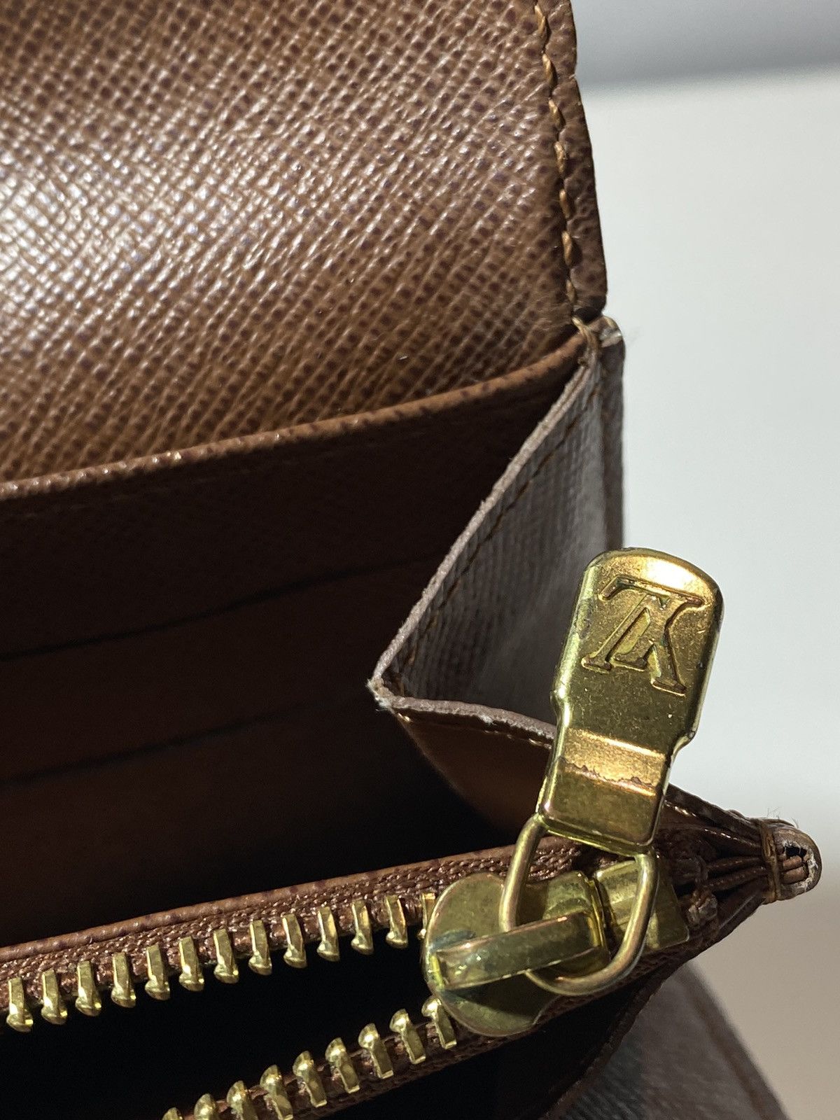 Louis Vuitton Authentic Vintage Louis Vuitton Monogram Wallet Size ONE SIZE - 16 Thumbnail