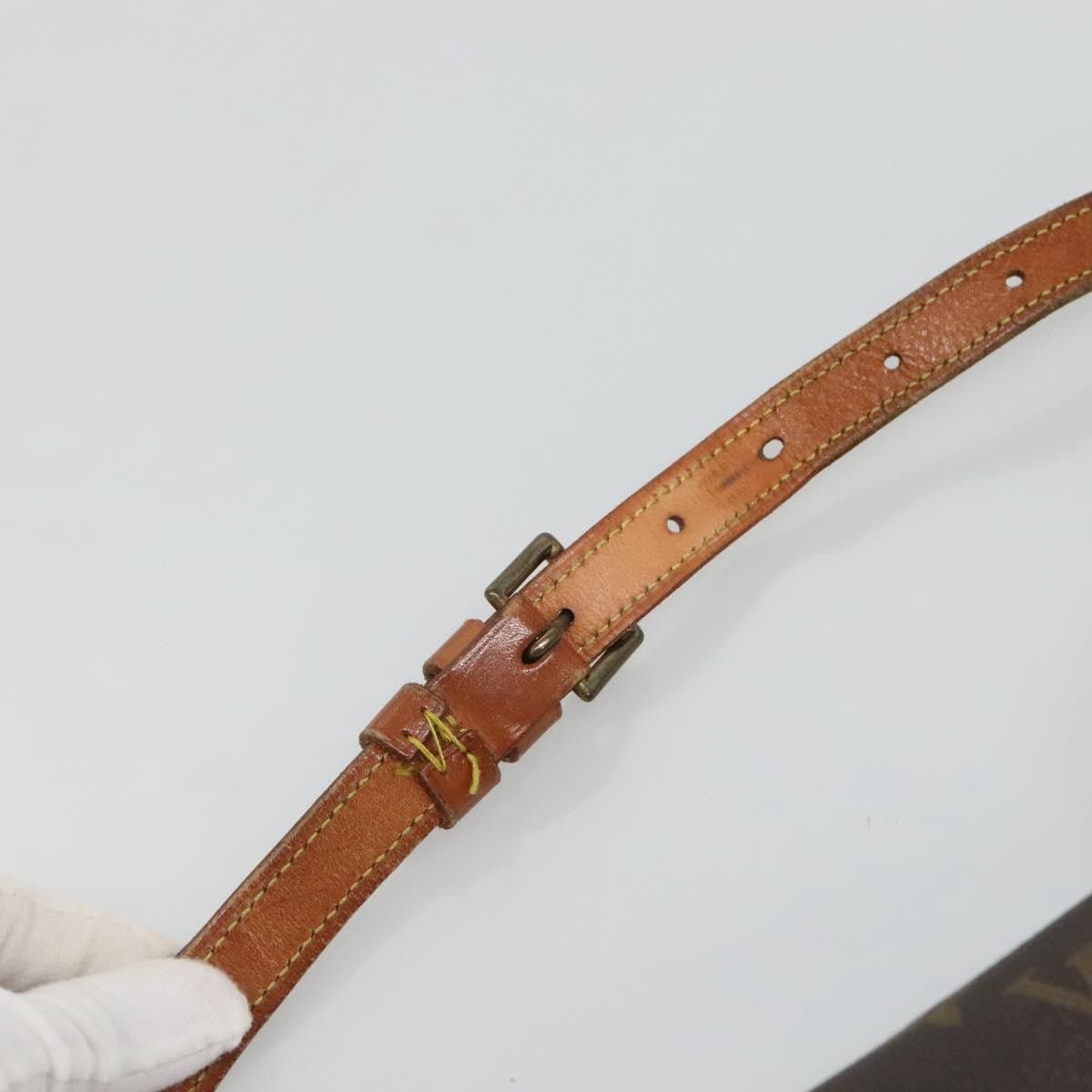 Louis Vuitton LOUIS VUITTON Monogram Saint Cloud GM Shoulder Bag M51242 Size ONE SIZE - 7 Thumbnail