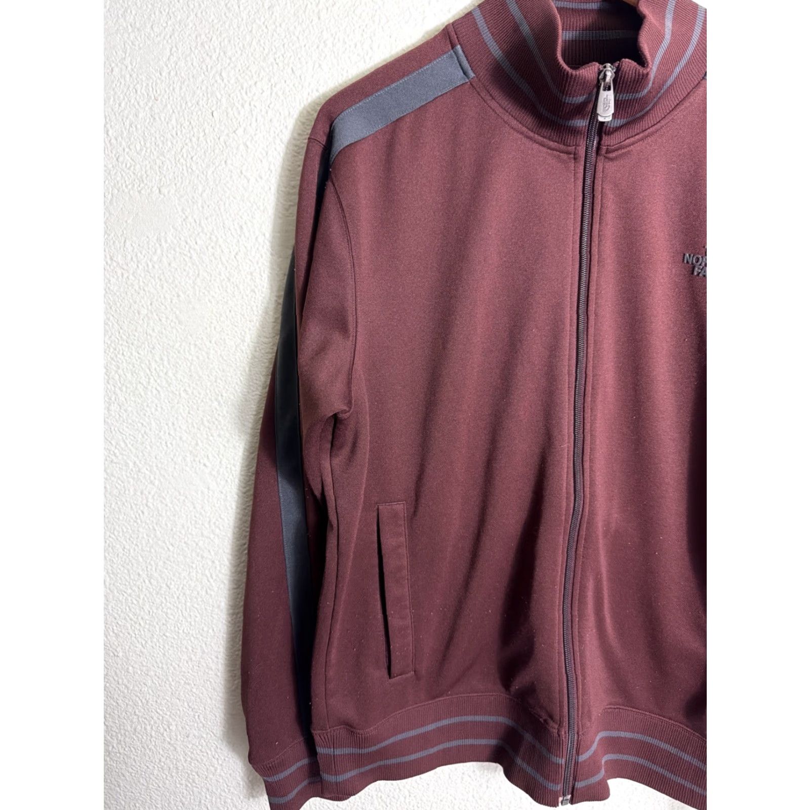 The North Face The North Face Mens Large Full Zip Track Jacket Maroon Gray Stripe Large Men Jacket The North Face Mens Full Zip Track Jacket Maroon Gray Stripe Size US L / EU 52-54 / 3 - 2 Thumbnail
